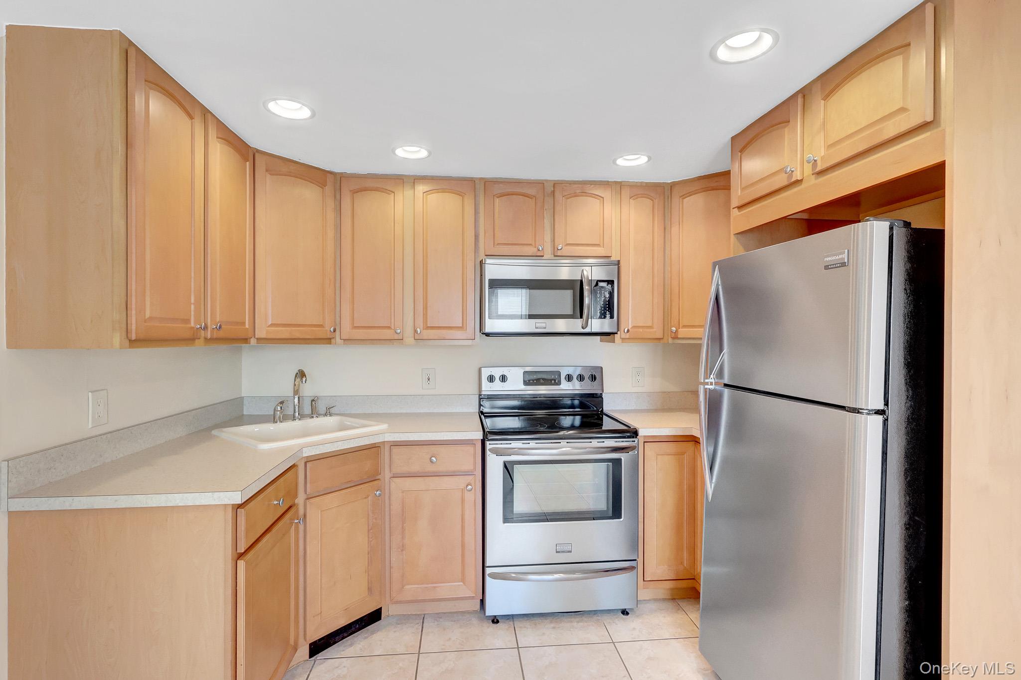 45 Florence Avenue — photo 12