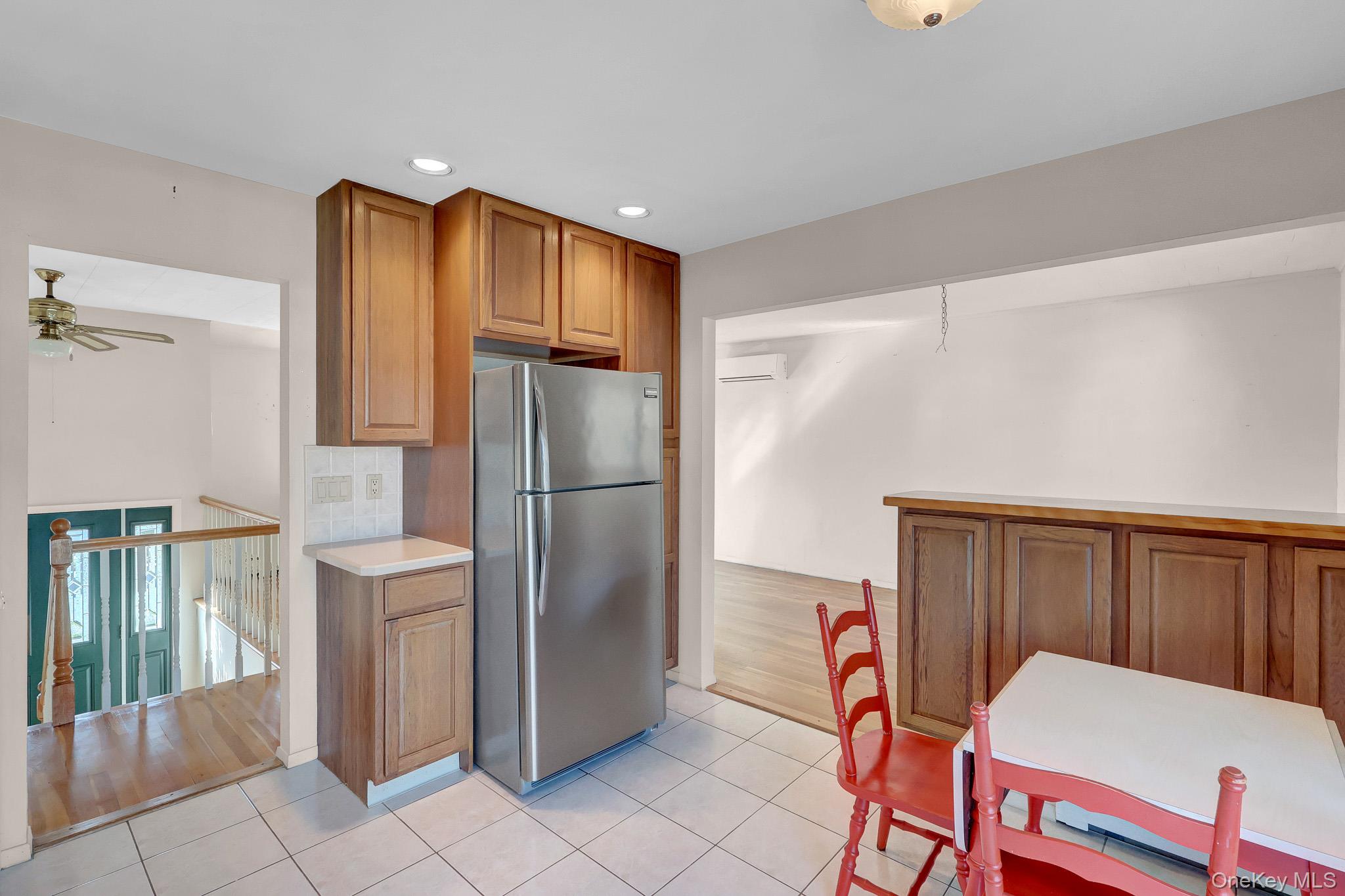 45 Florence Avenue — photo 4