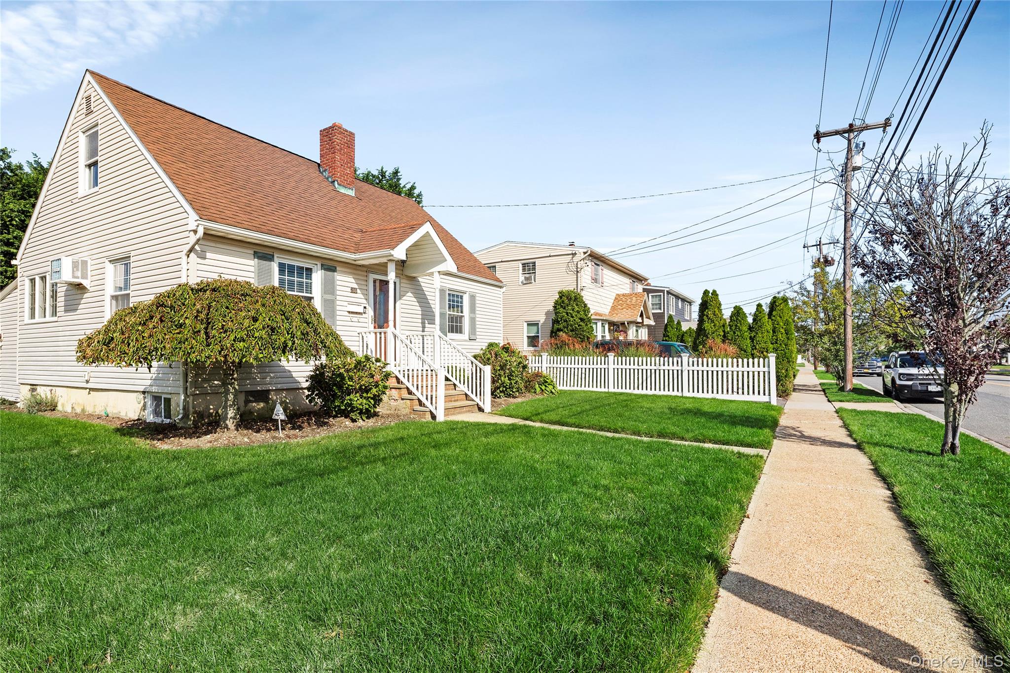 200 Forest Avenue — photo 3