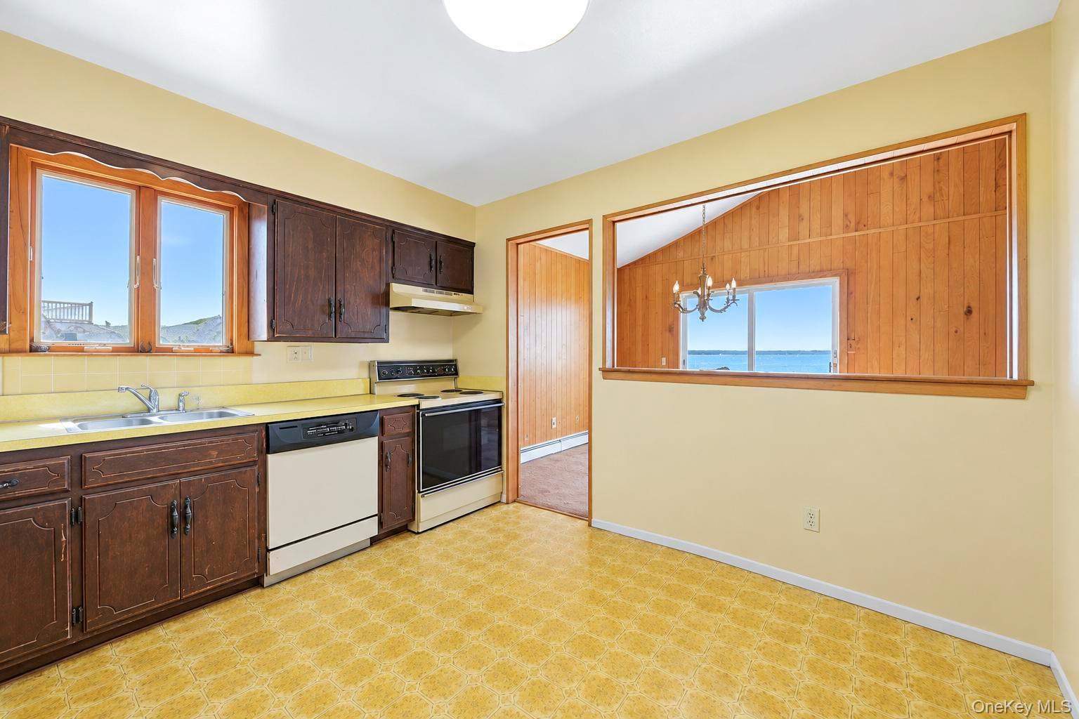 41 Shore Drive — photo 28