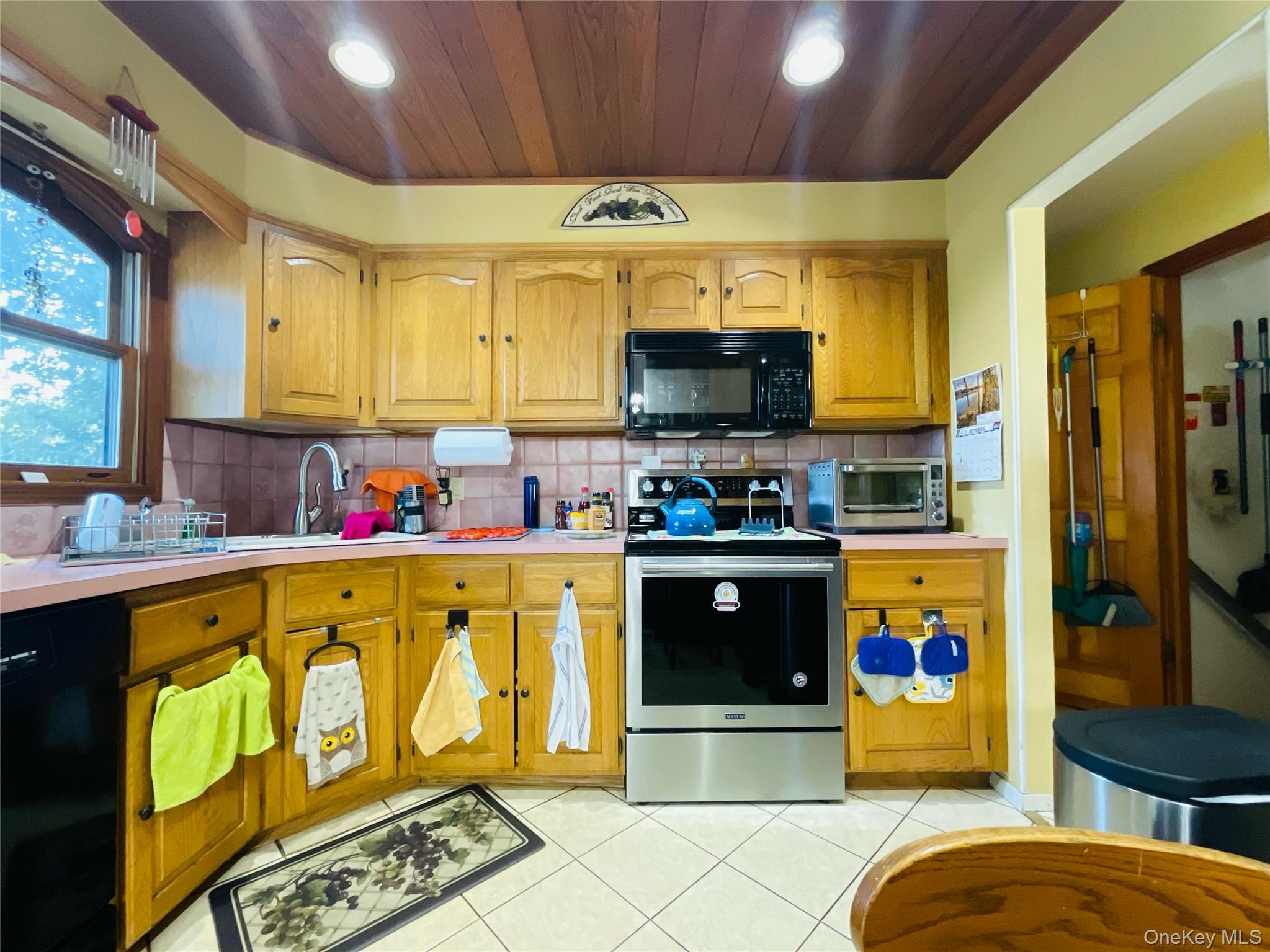 2306 Fowler Street — photo 4