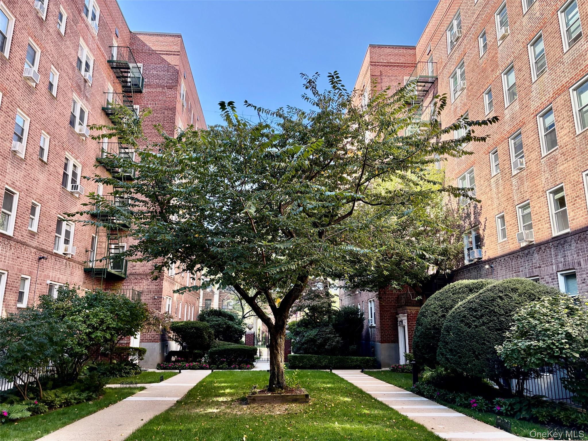 34 Cathedral Avenue #2E — photo 2