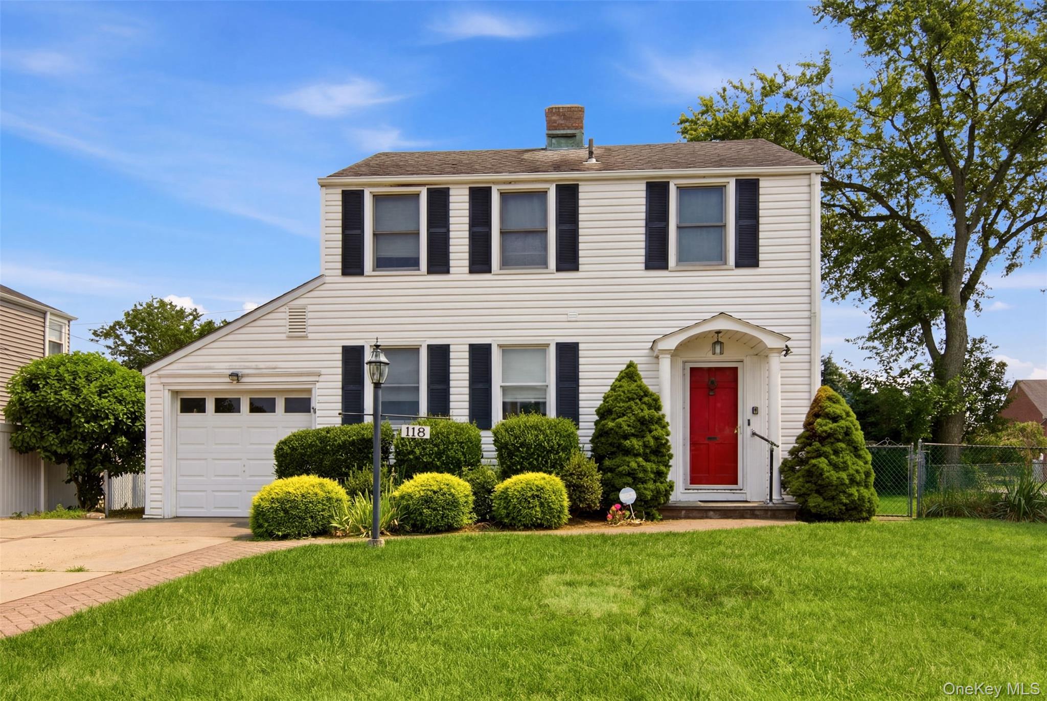 118 Magnolia Street, Westbury