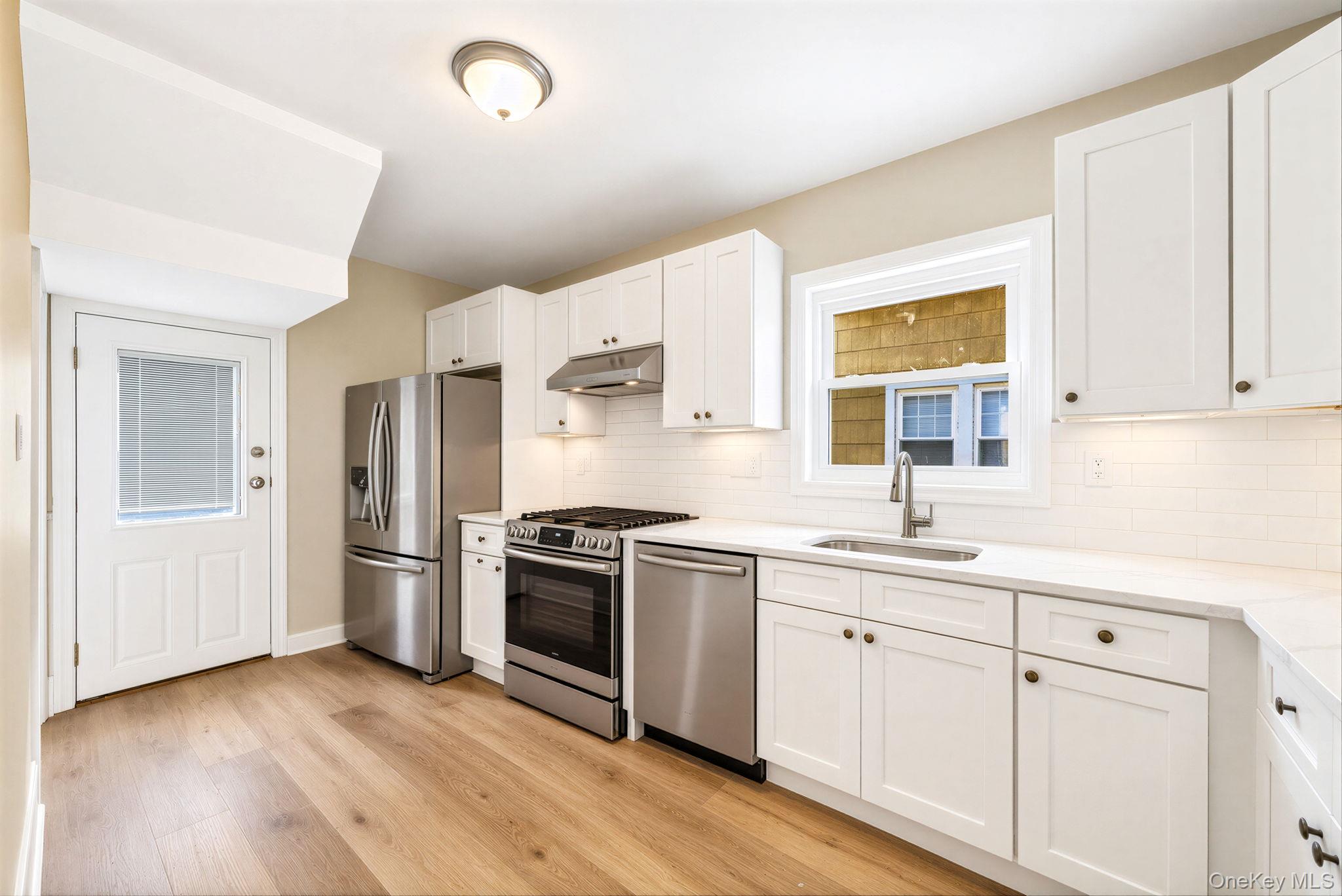 566 Stowe Avenue — photo 12