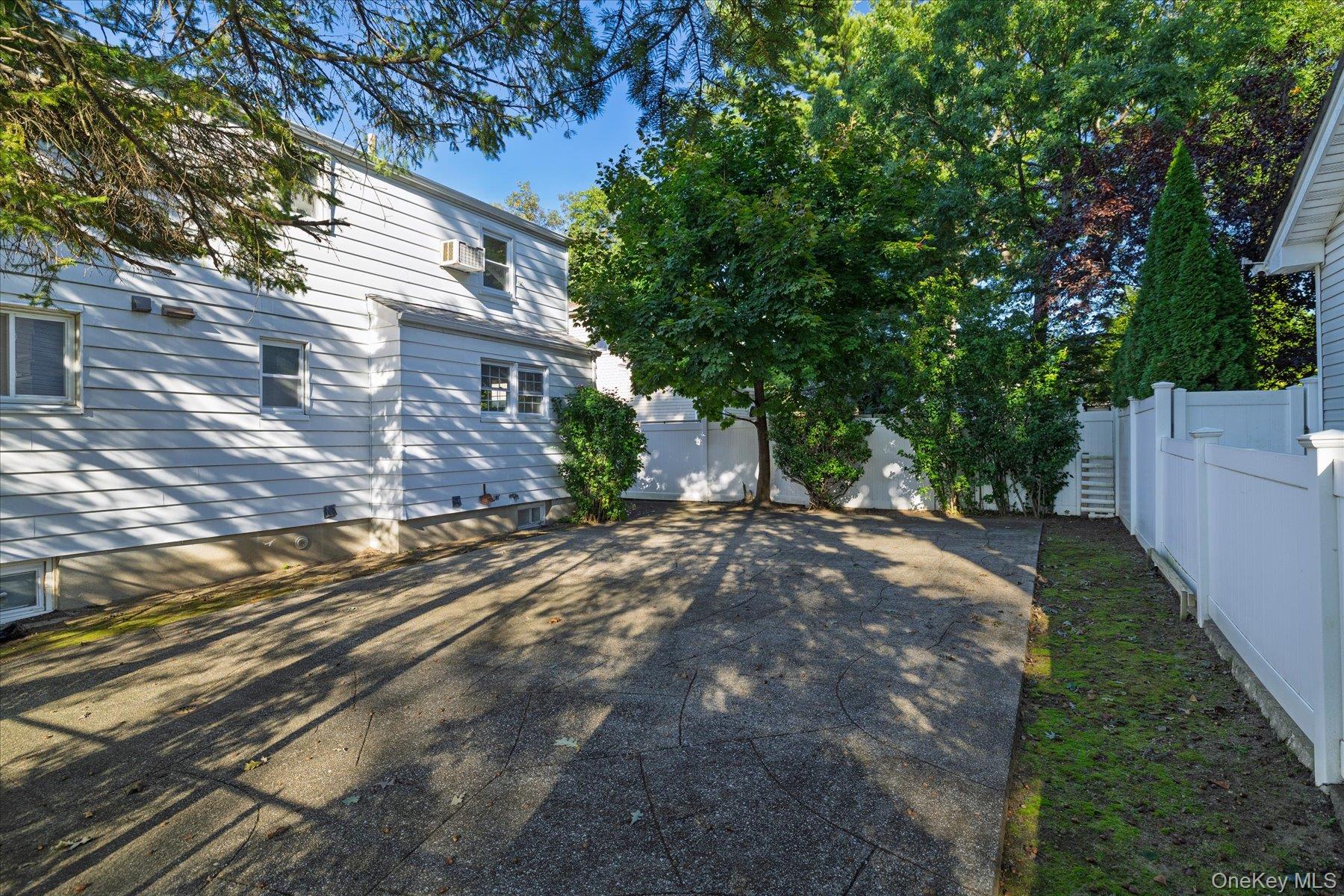415 Whitehall Street — photo 23