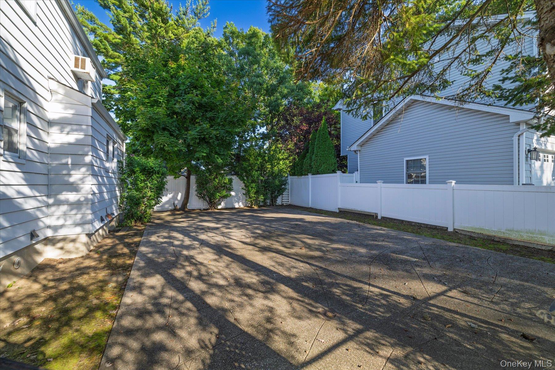 415 Whitehall Street — photo 26
