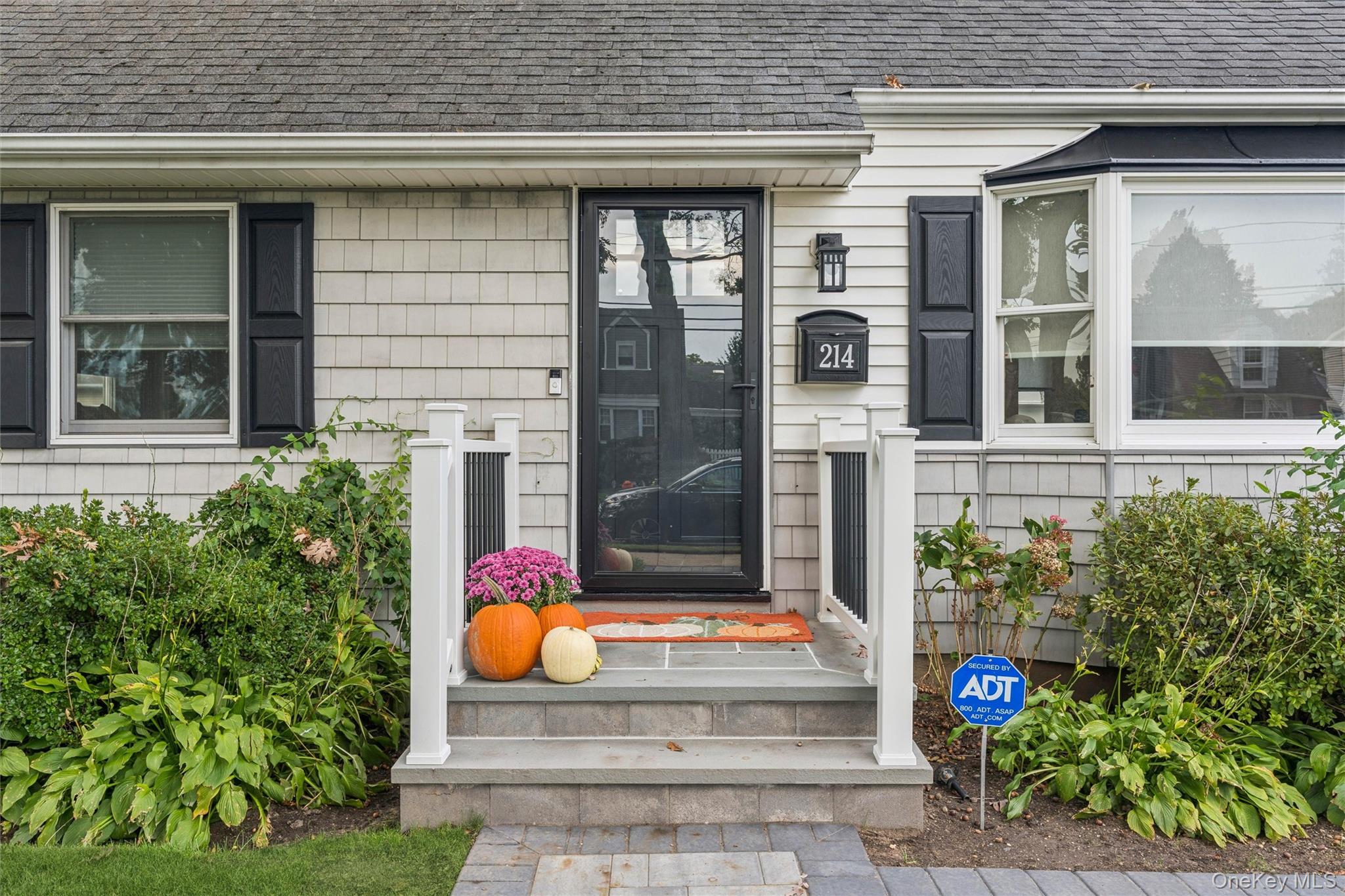 214 Elsie Avenue — photo 3