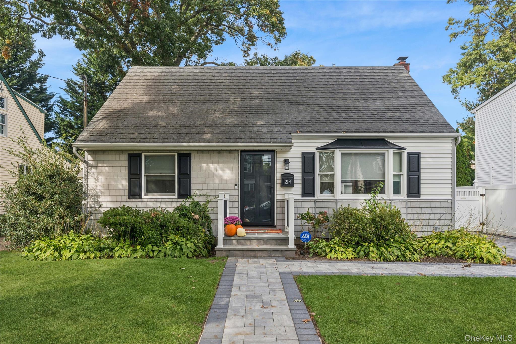 214 Elsie Avenue, Merrick