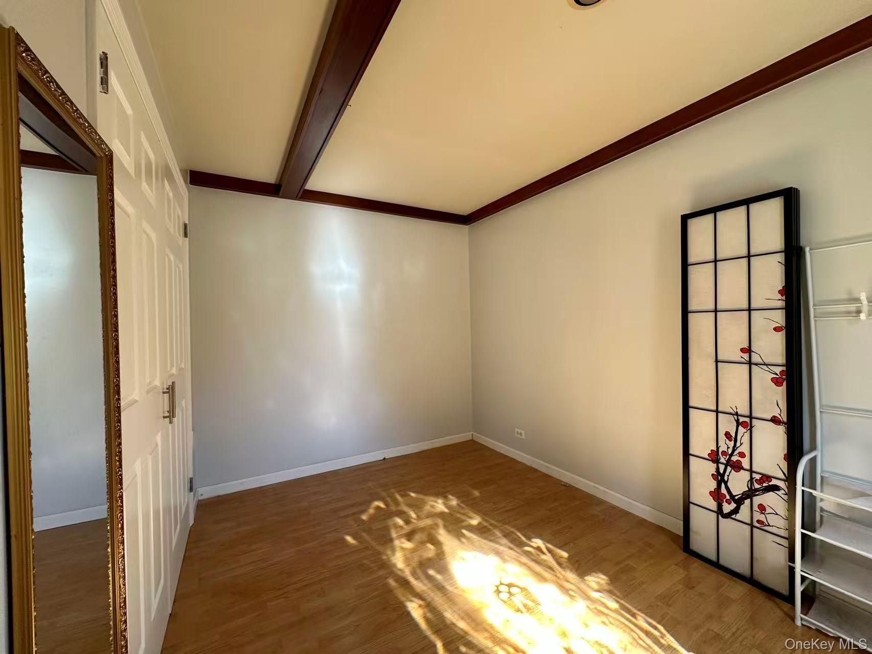 215 Mineola Avenue — photo 15