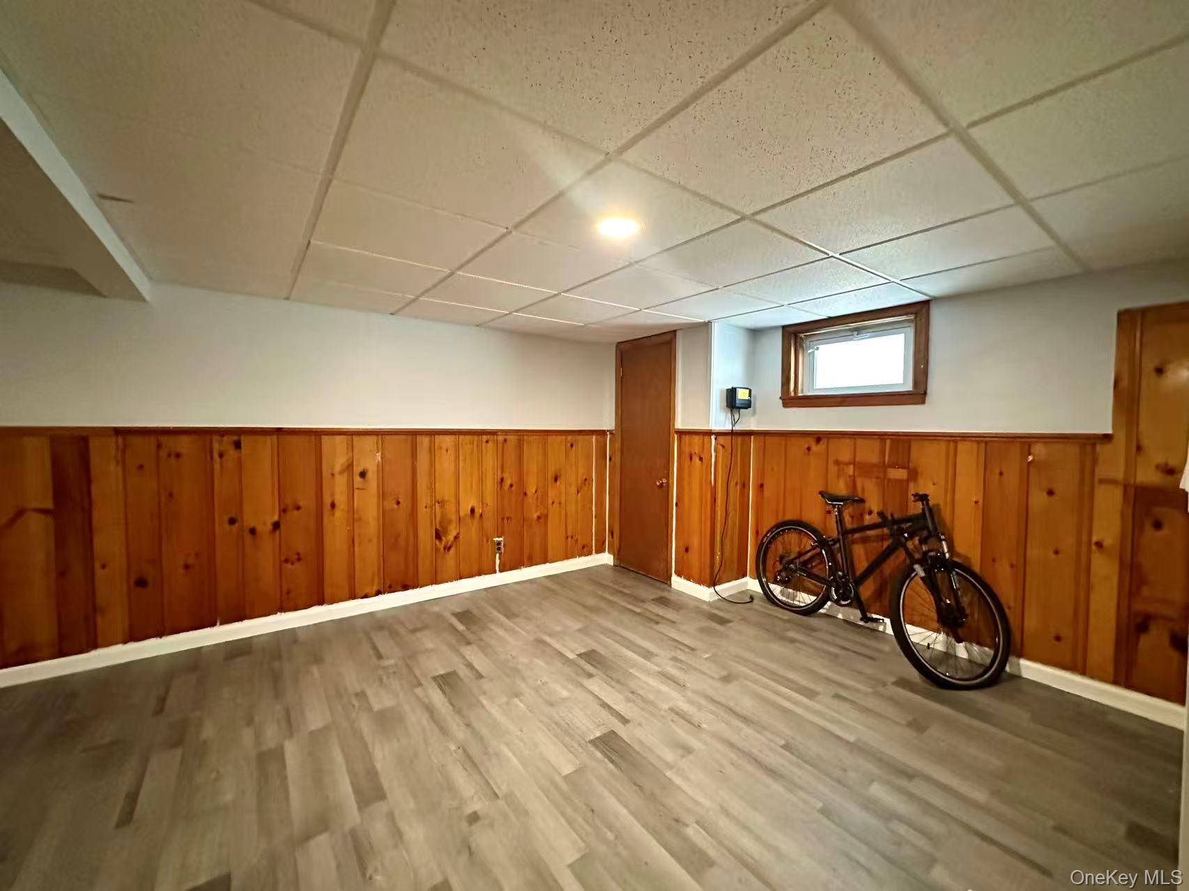 215 Mineola Avenue — photo 9