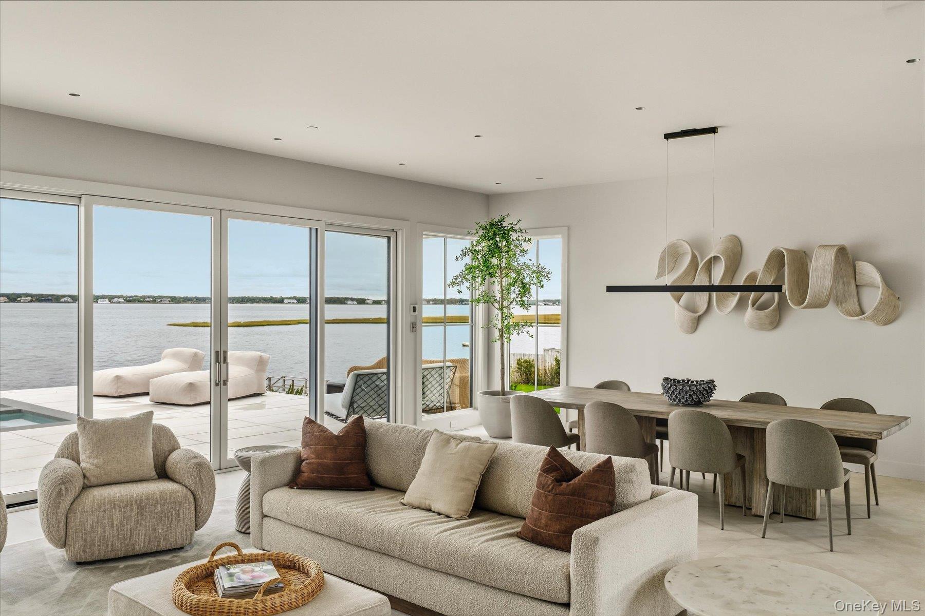498 Dune Road — photo 10