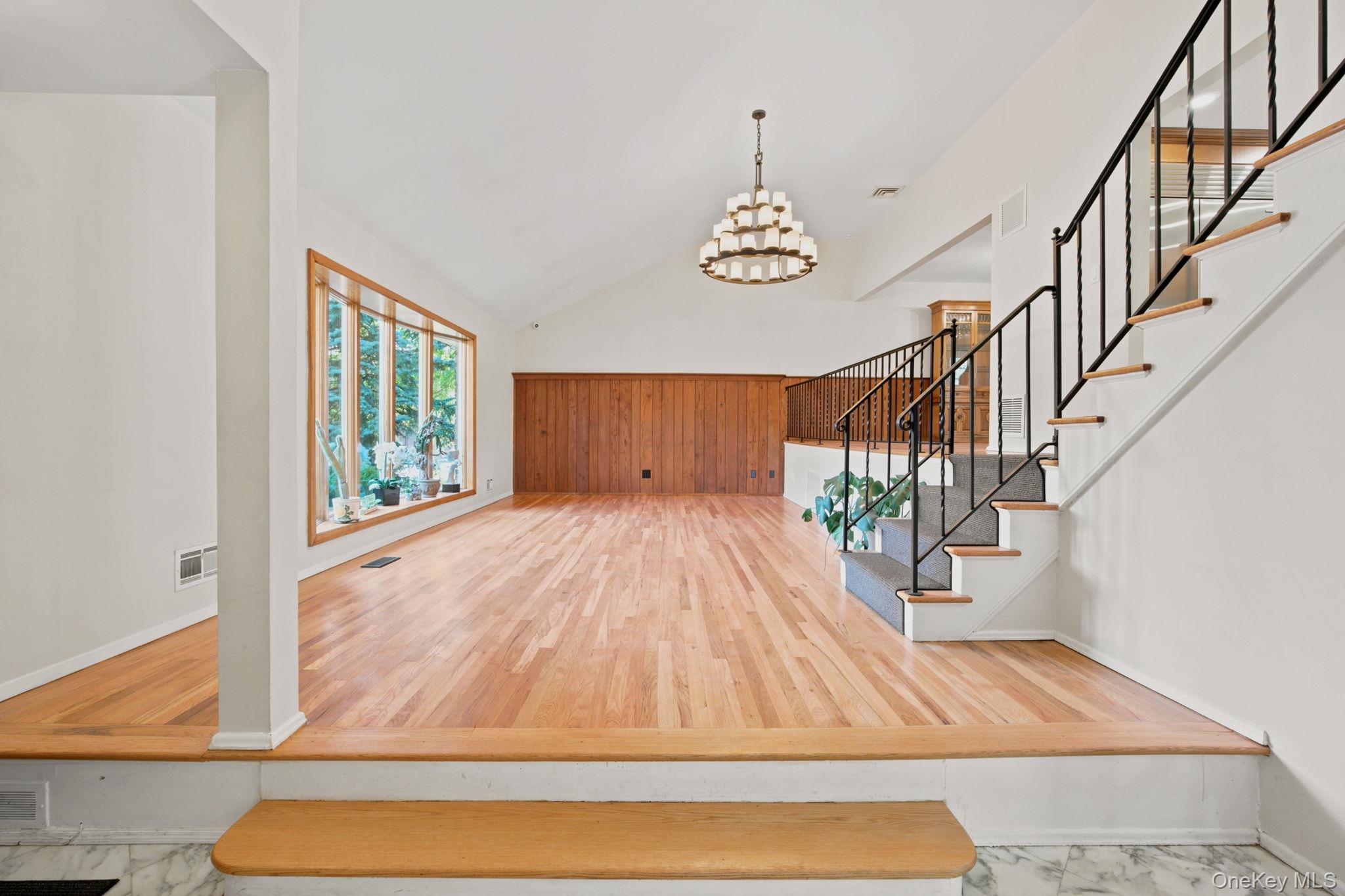 14 Fairway Drive — photo 2