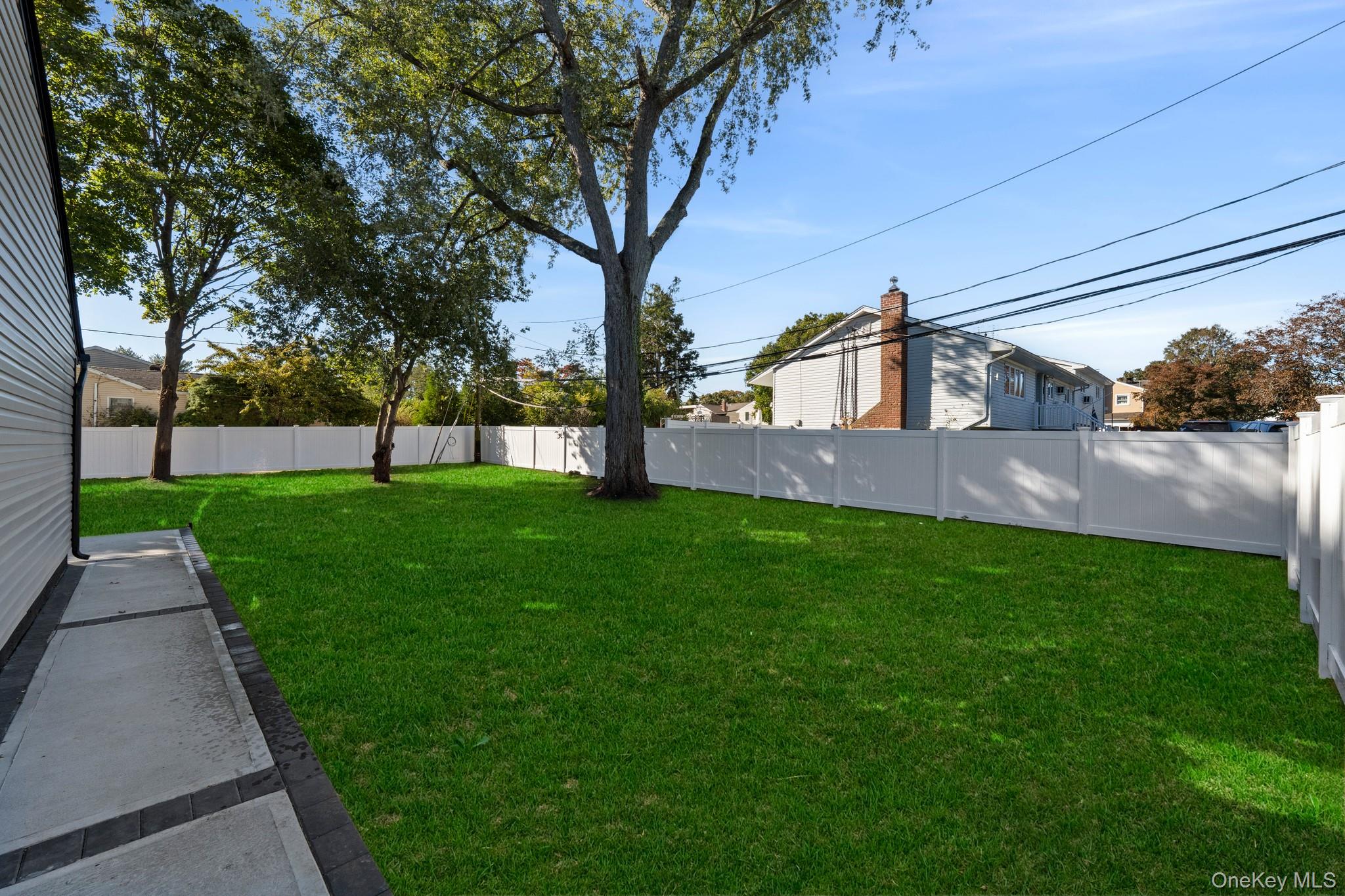 1 Medford Lane — photo 33