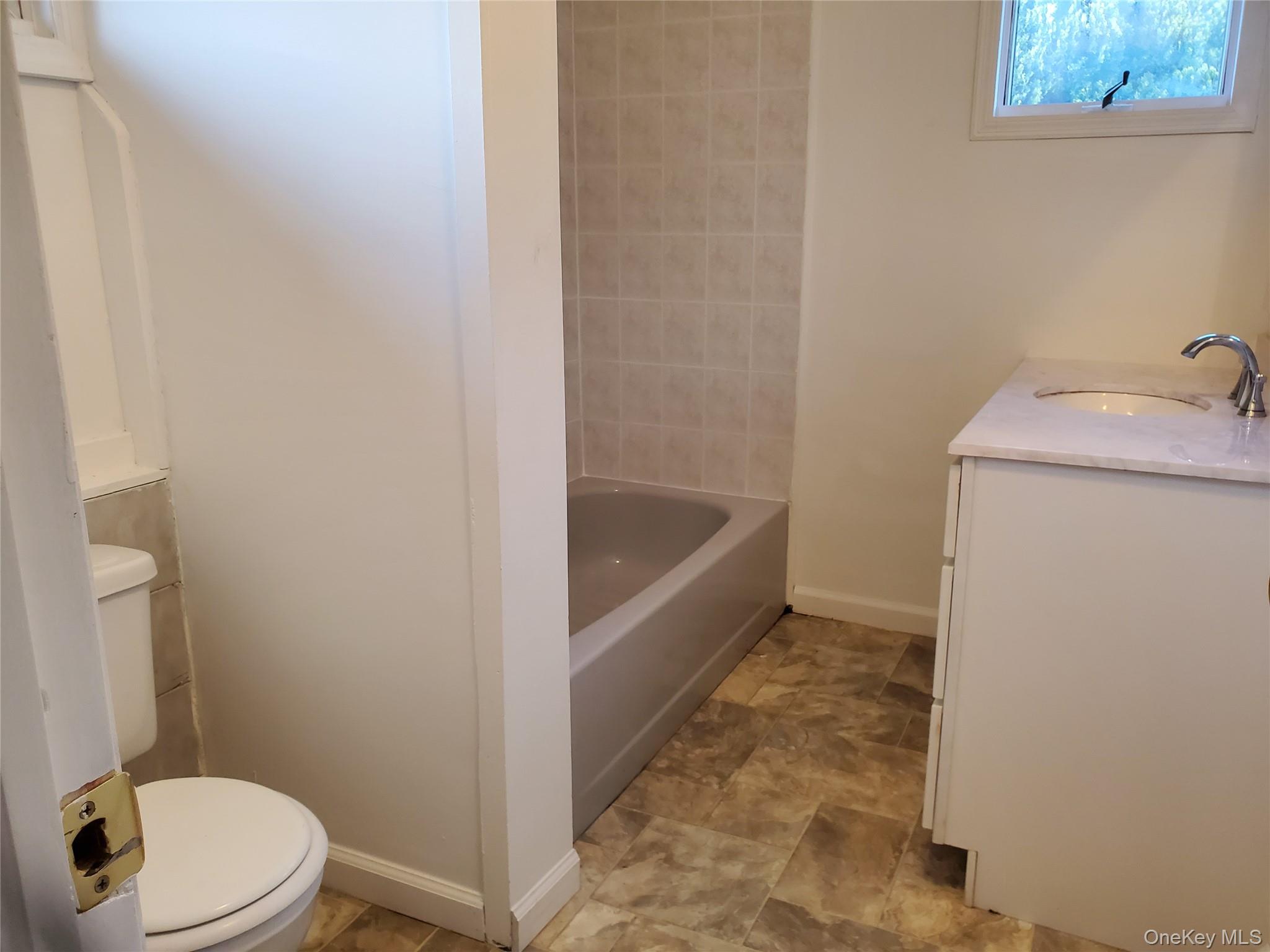 12 Narcissus Road — photo 6