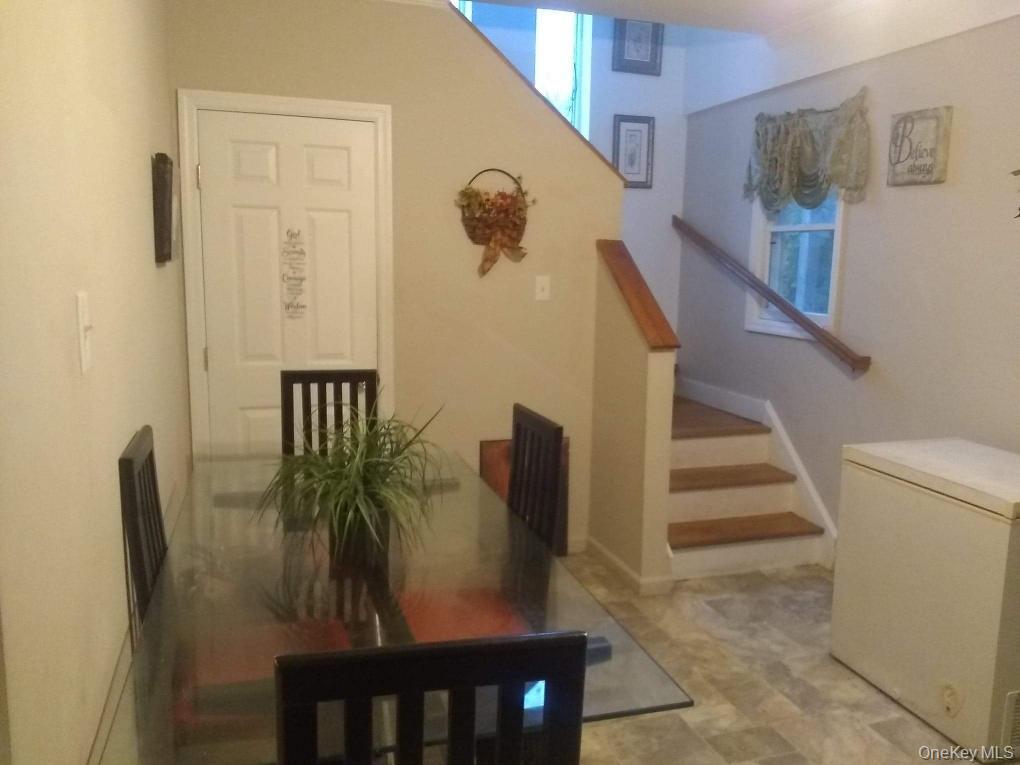 12 Narcissus Road — photo 9