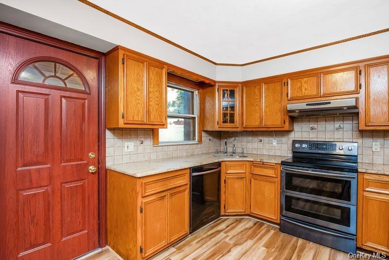89 Catherine Avenue — photo 2