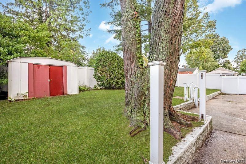 89 Catherine Avenue — photo 22
