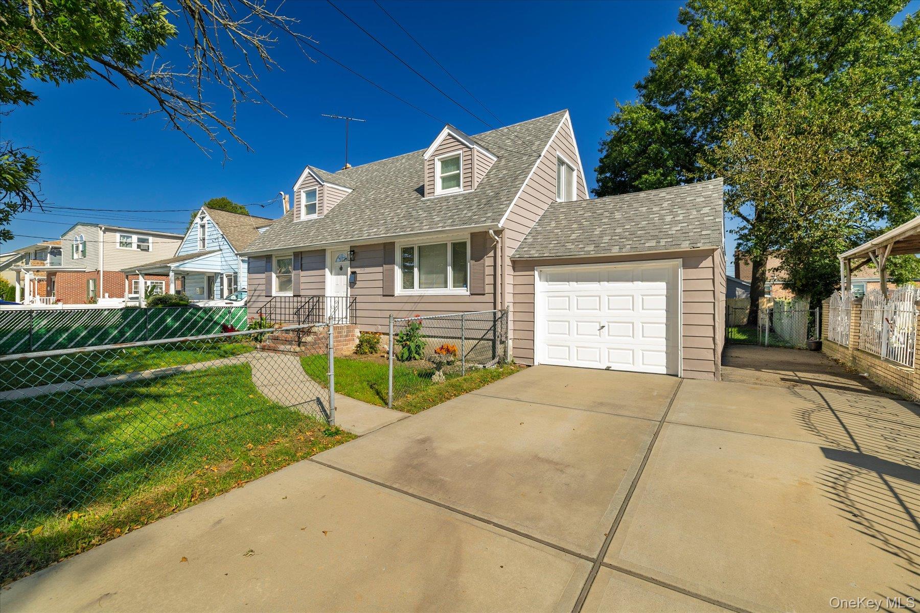 413 Greengrove Avenue — photo 3