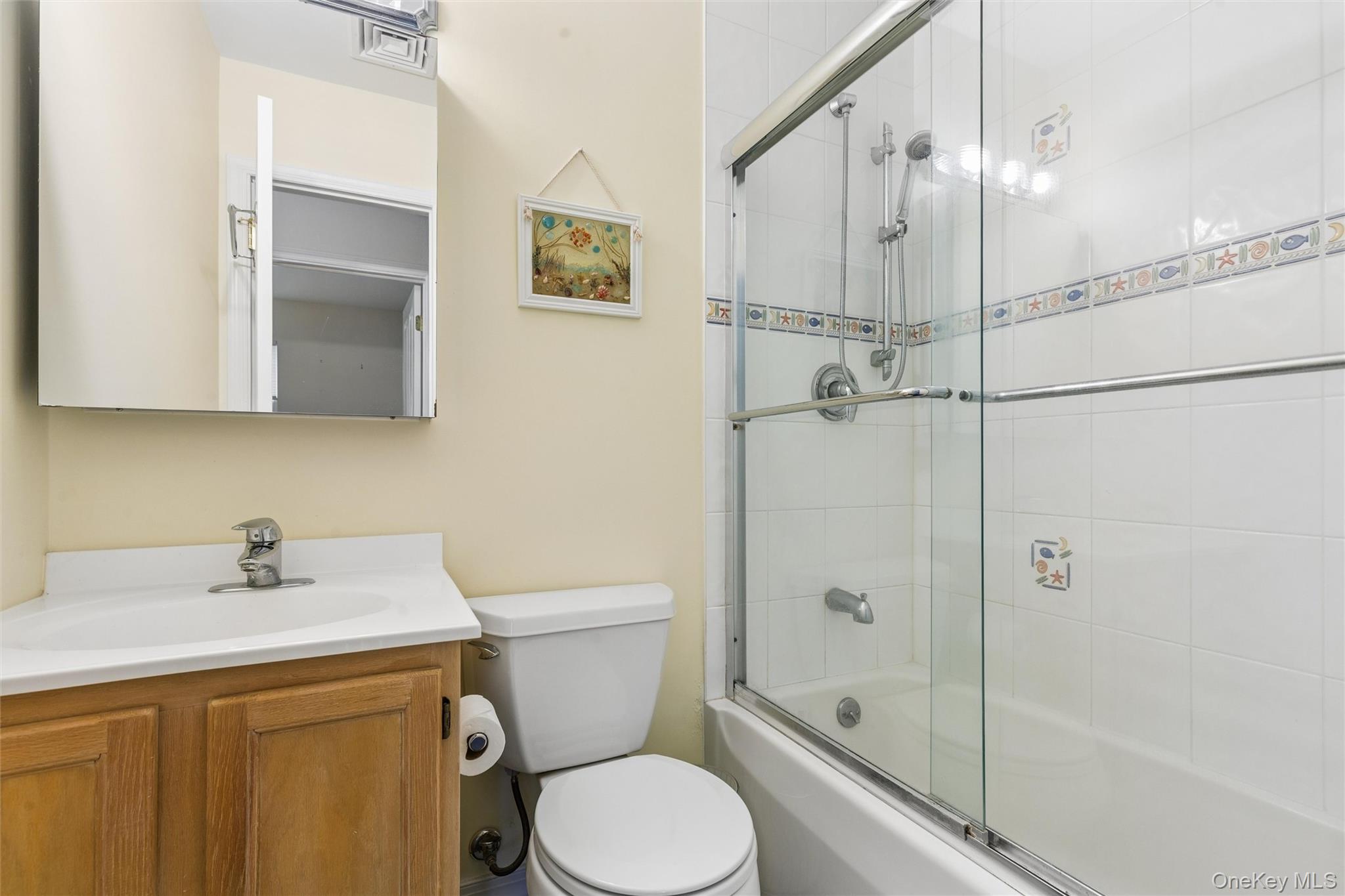 24 Huntington Commons — photo 17