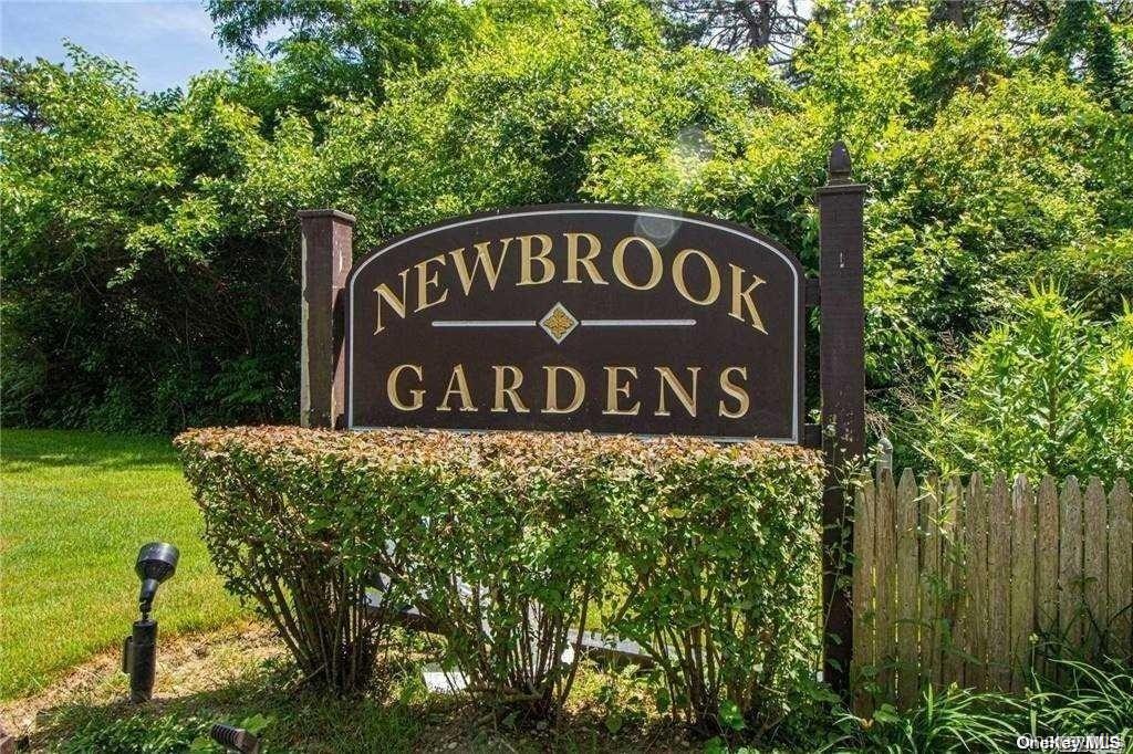 44 Pinebrook Place #44, Bay Shore