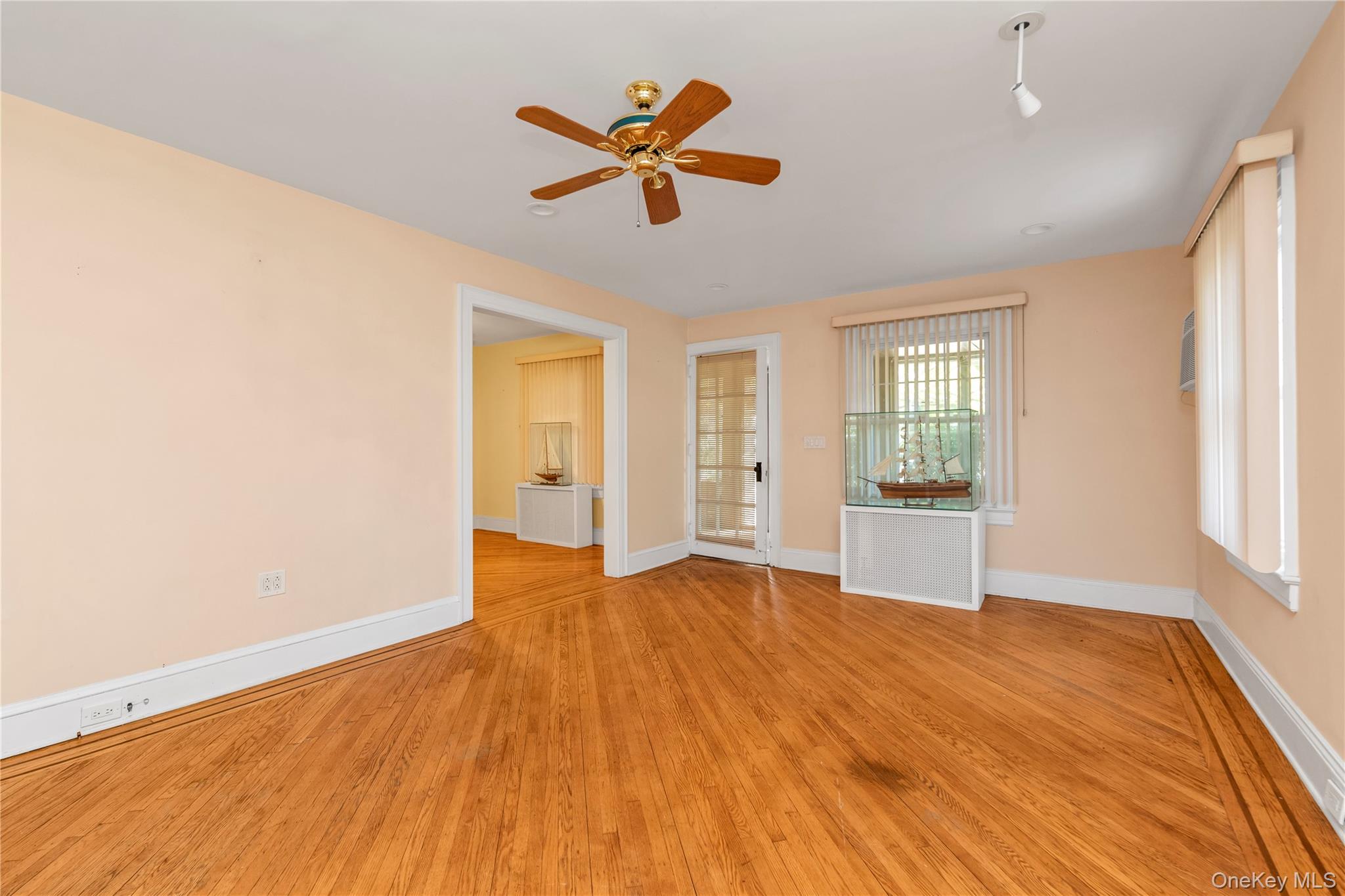 63 Oak Street — photo 4