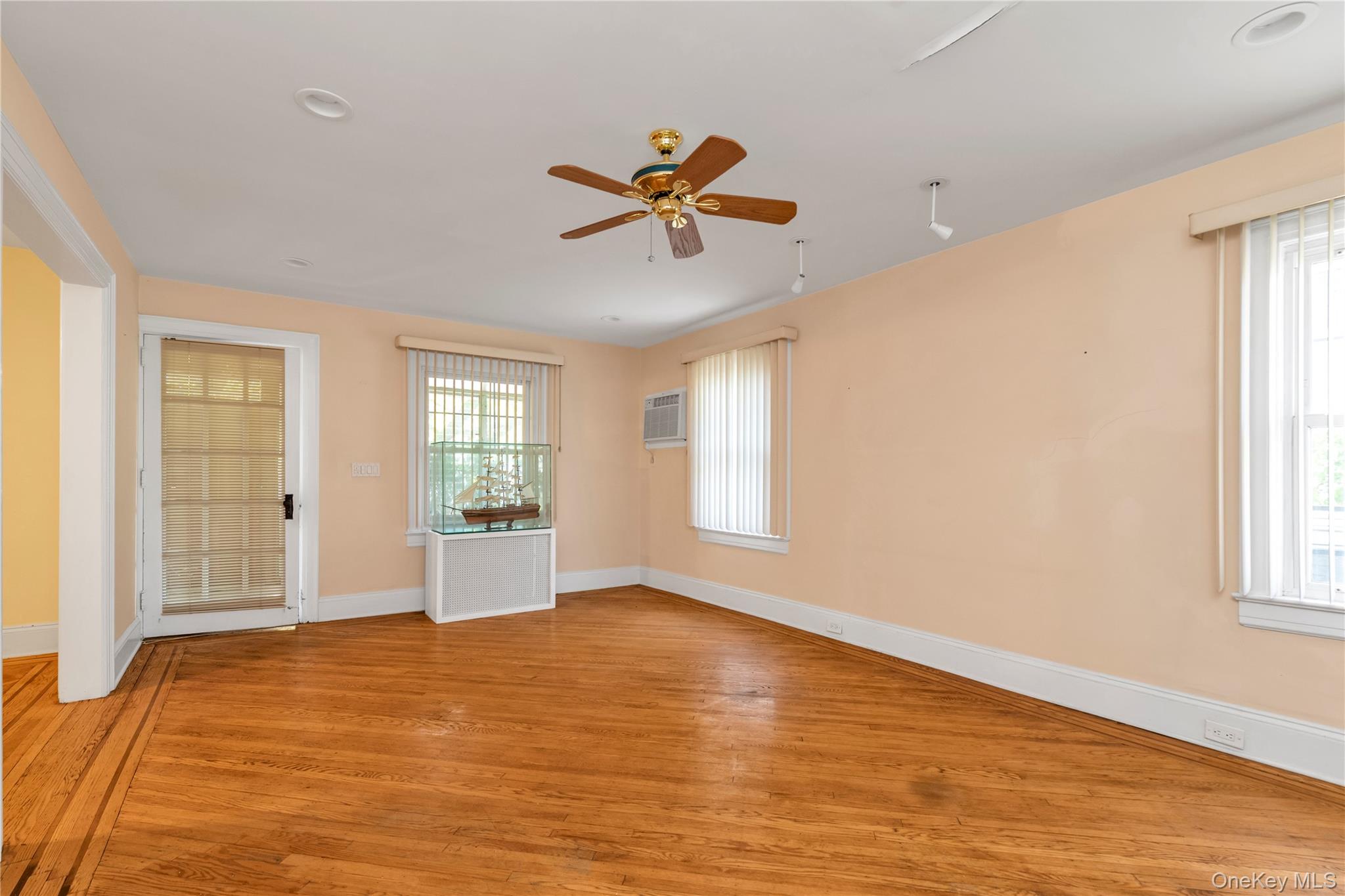 63 Oak Street — photo 5