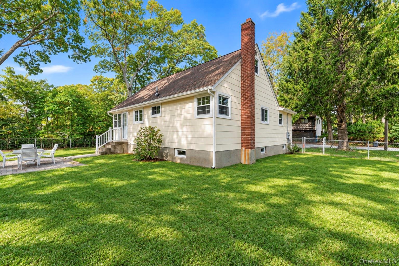 124 Officials Avenue — photo 9