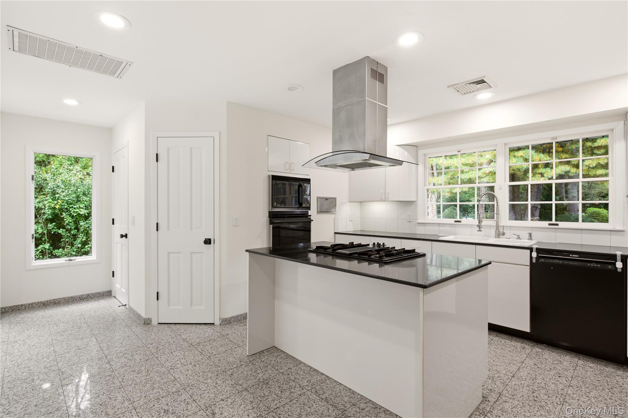 14 Pheasant Hill Lane — photo 17