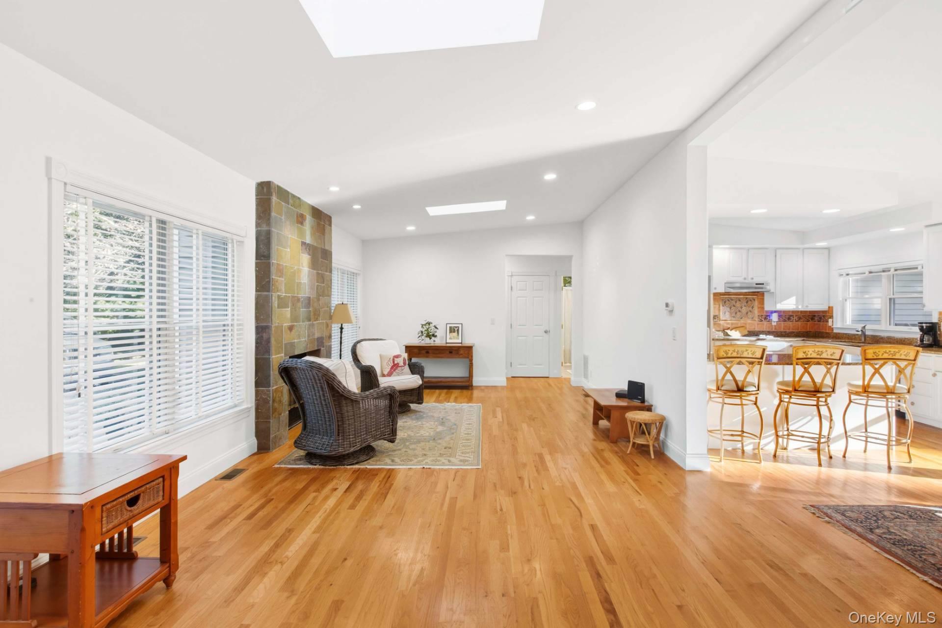 235 Norfolk Drive — photo 3