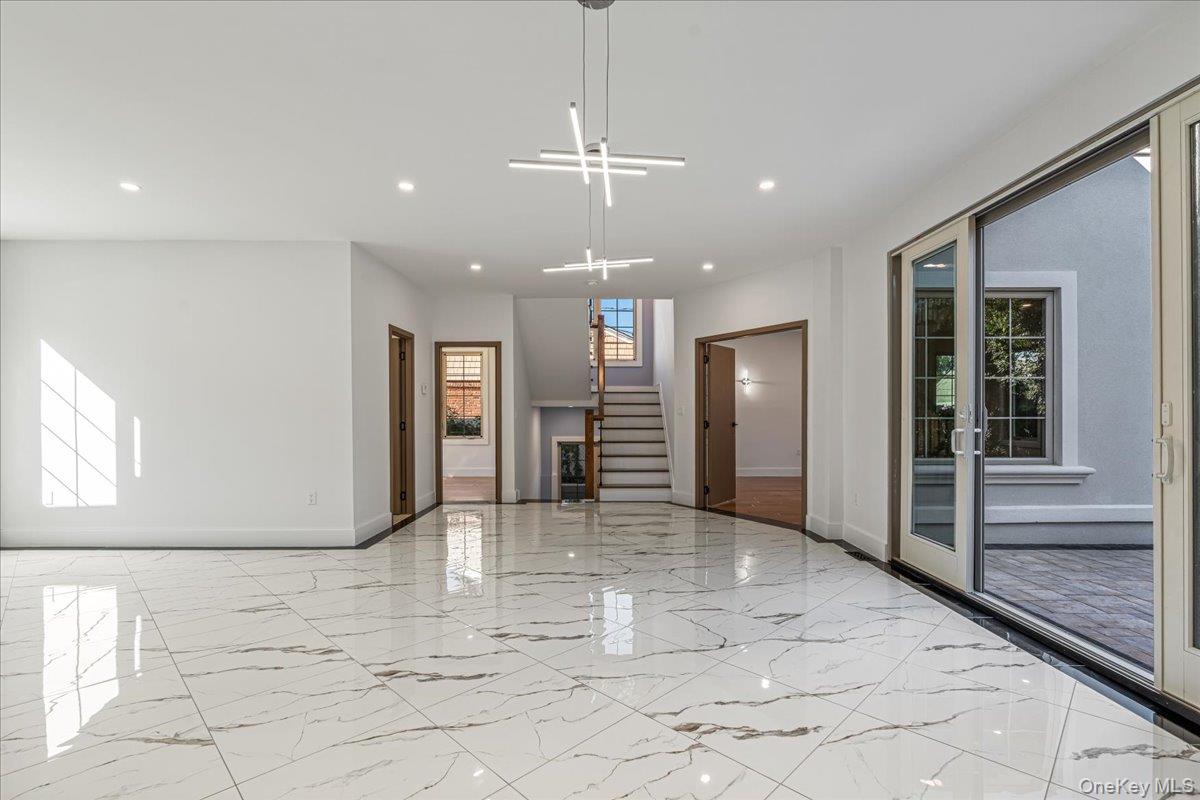 740 Willow Road — photo 8