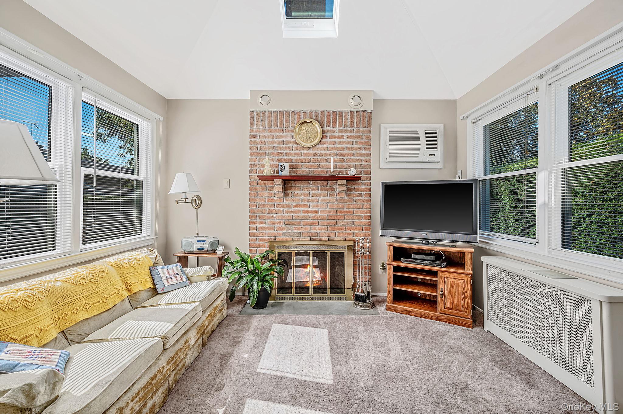 116 Hawthorne Avenue — photo 3