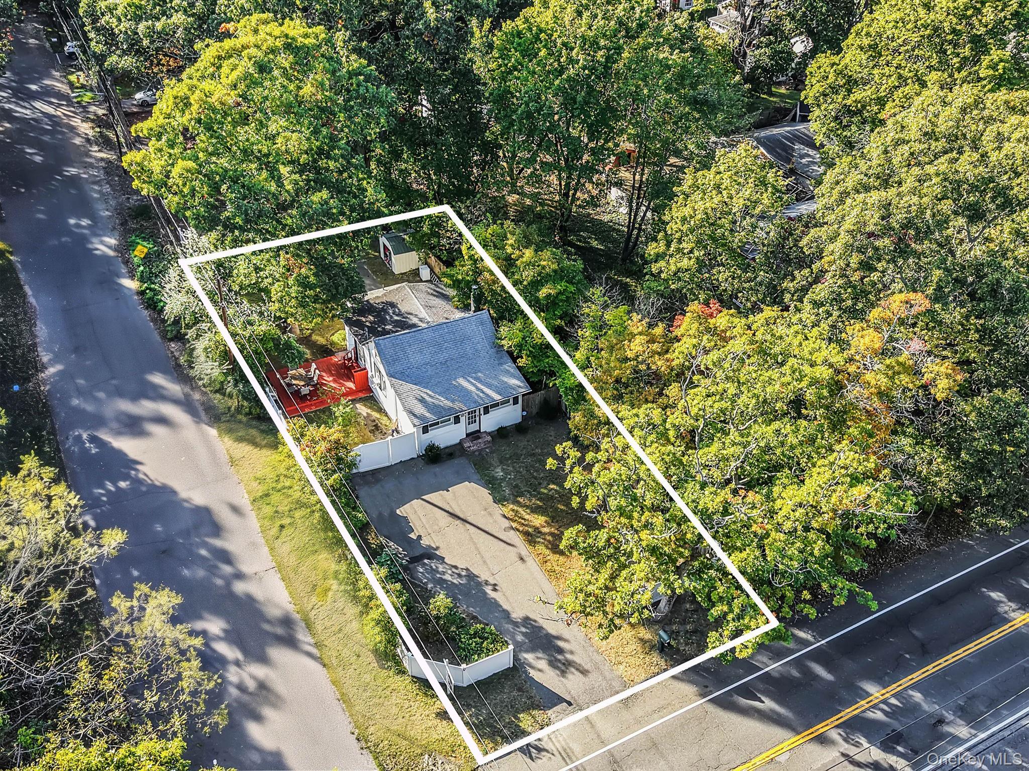 60 Evergreen Drive, Selden