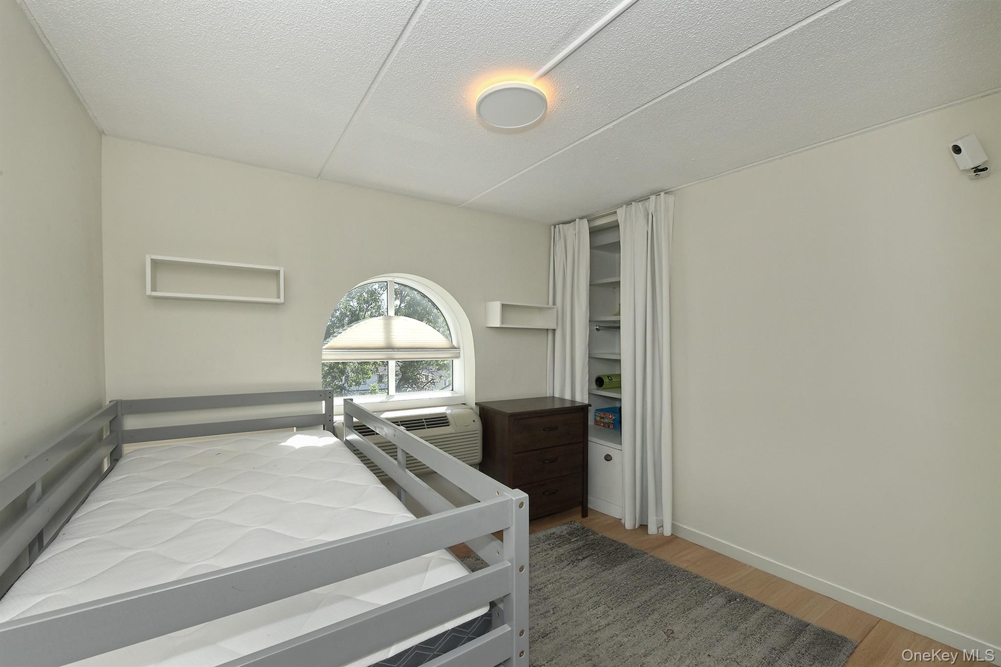 205 Mineola Boulevard #5I — photo 13
