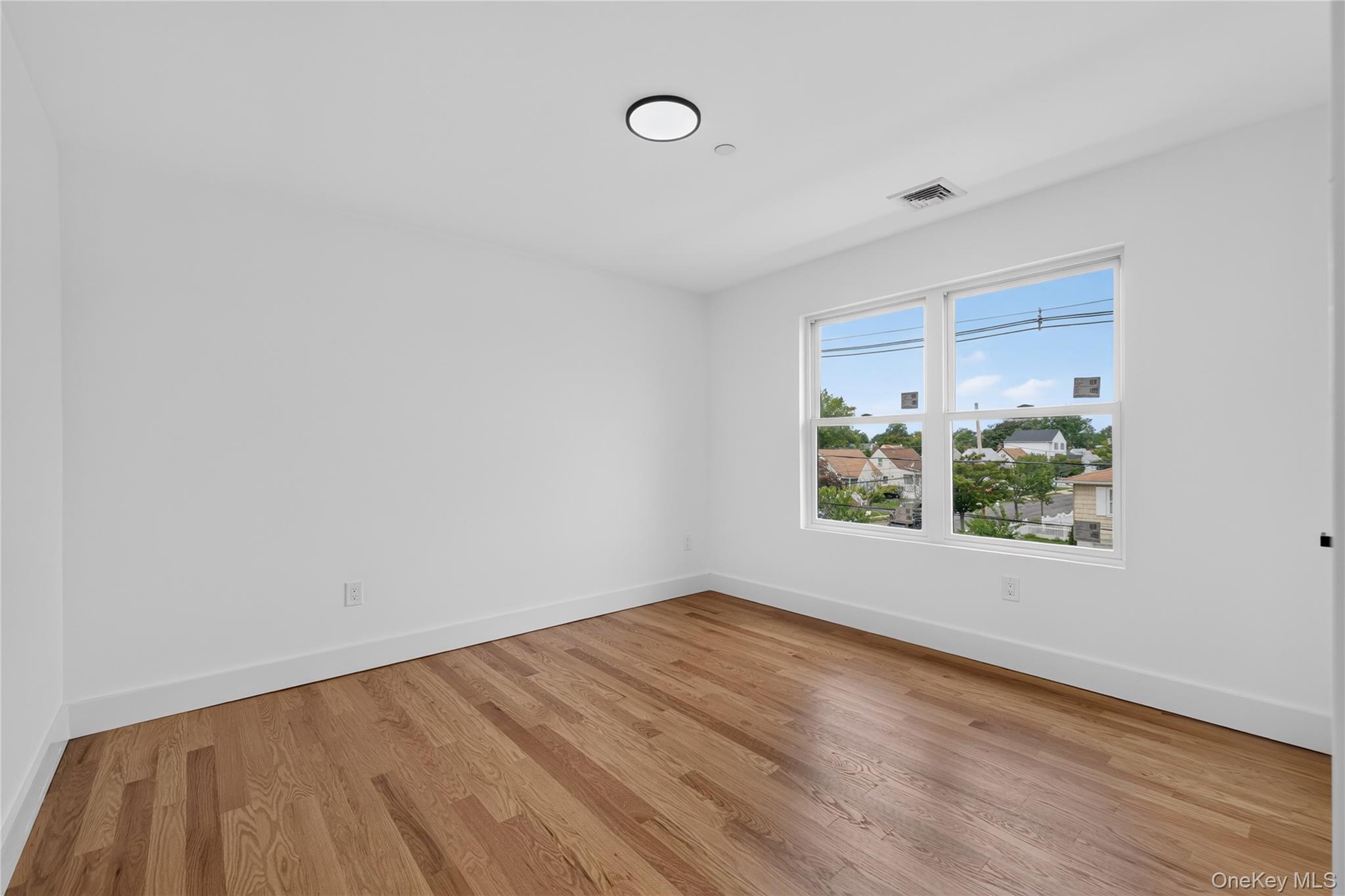 265 Roosevelt Avenue — photo 41