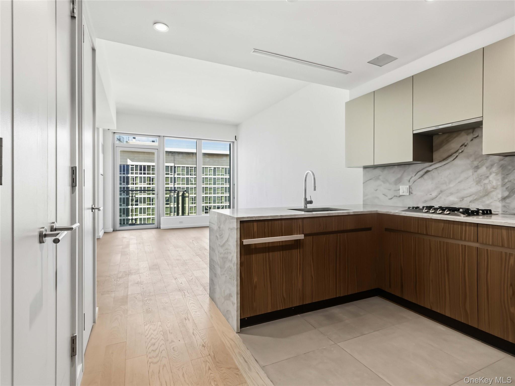 13327 39th Avenue #PHA — photo 2