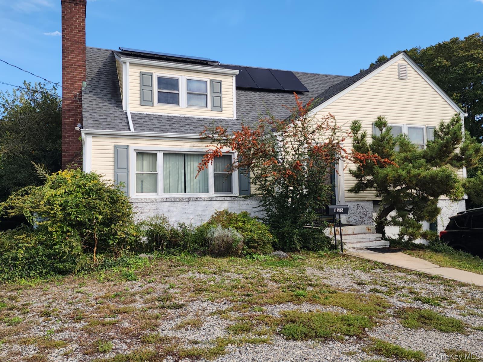 156 Brookside Ave., Roosevelt