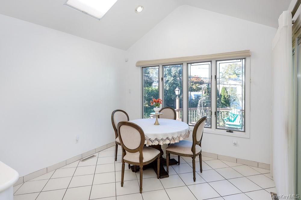 15 Yates Lane — photo 12