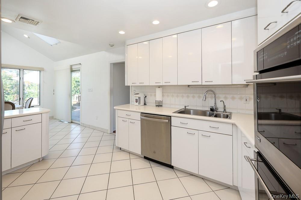 15 Yates Lane — photo 16