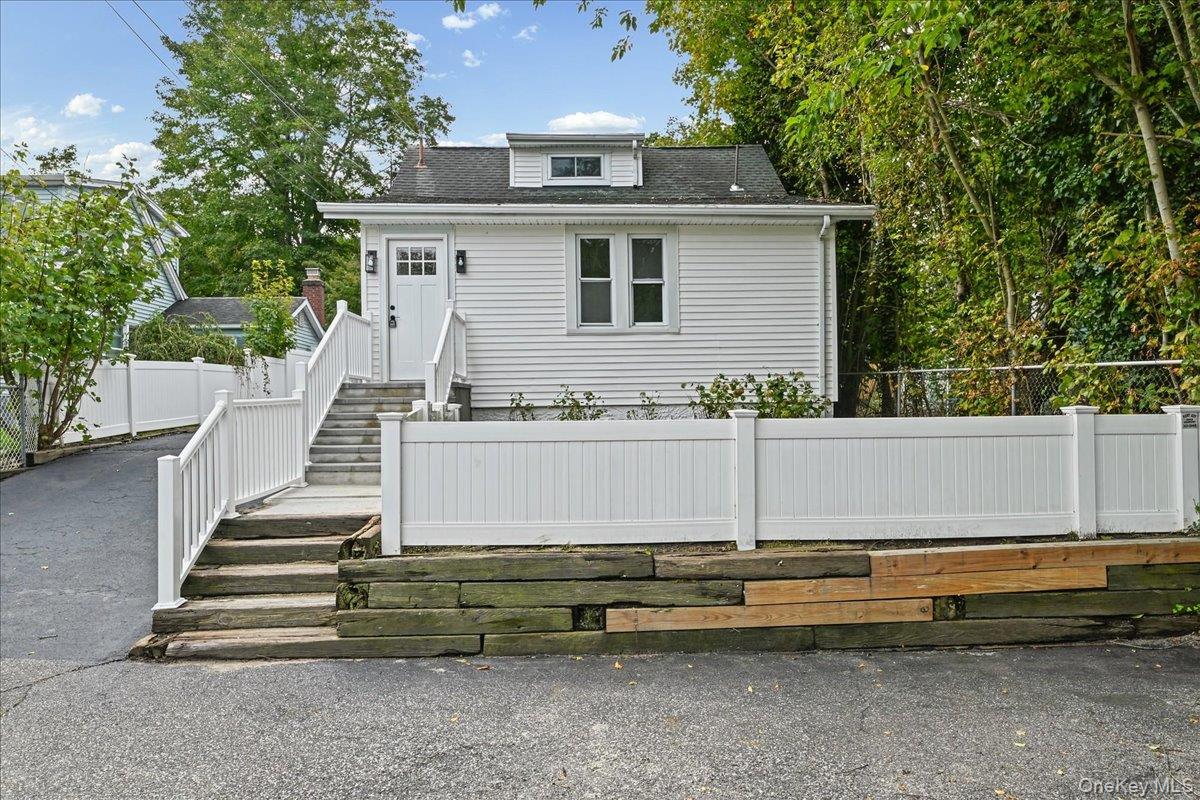 14 Corona Road — photo 32