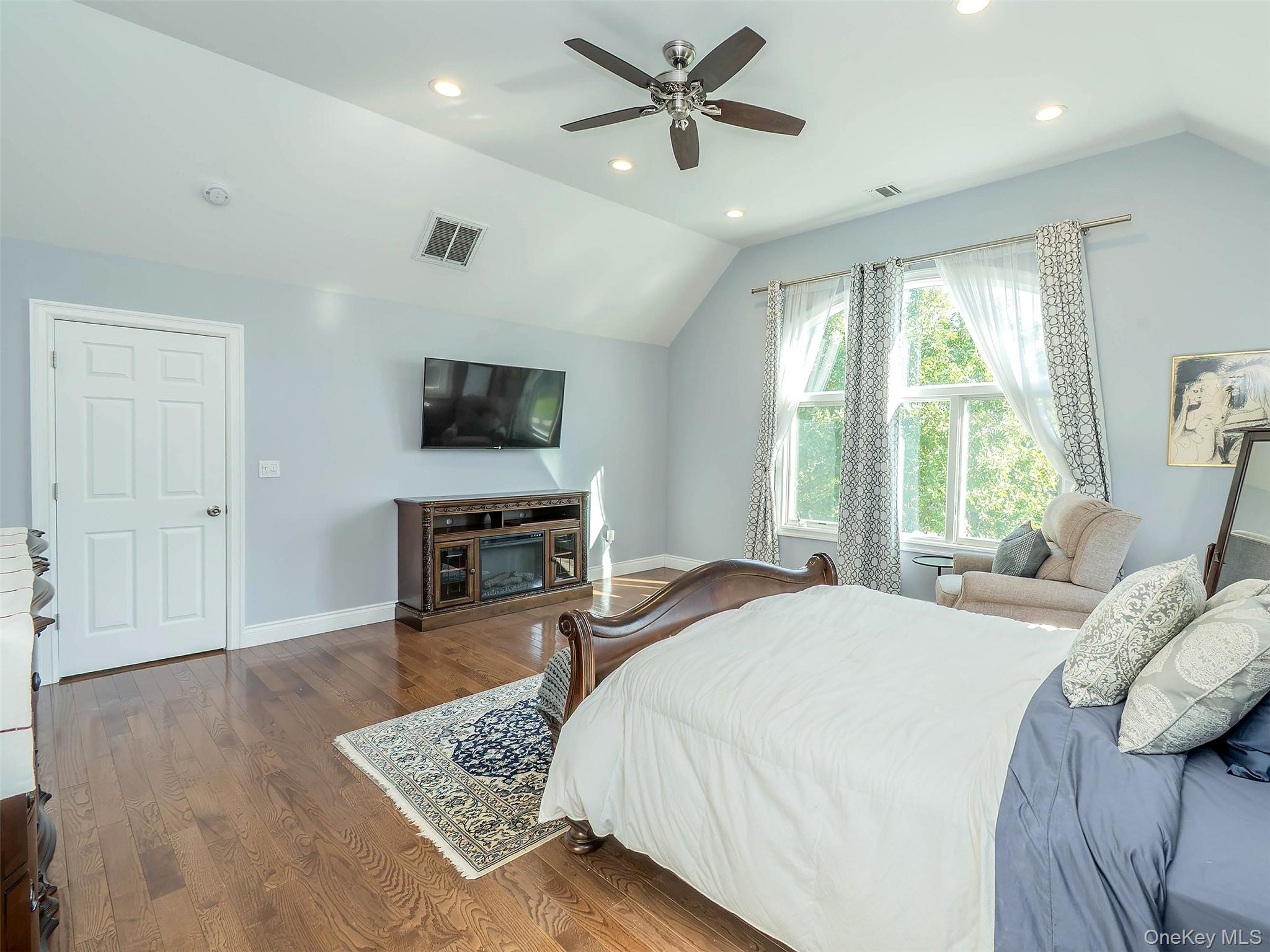 752 Kensington Court — photo 24