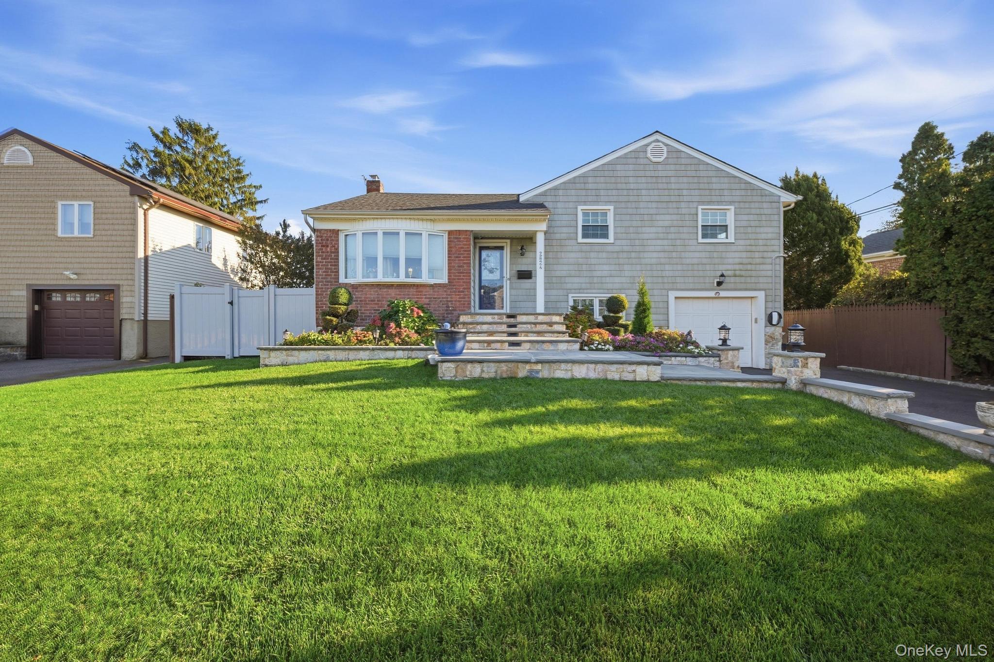 2624 Flower Street, Westbury