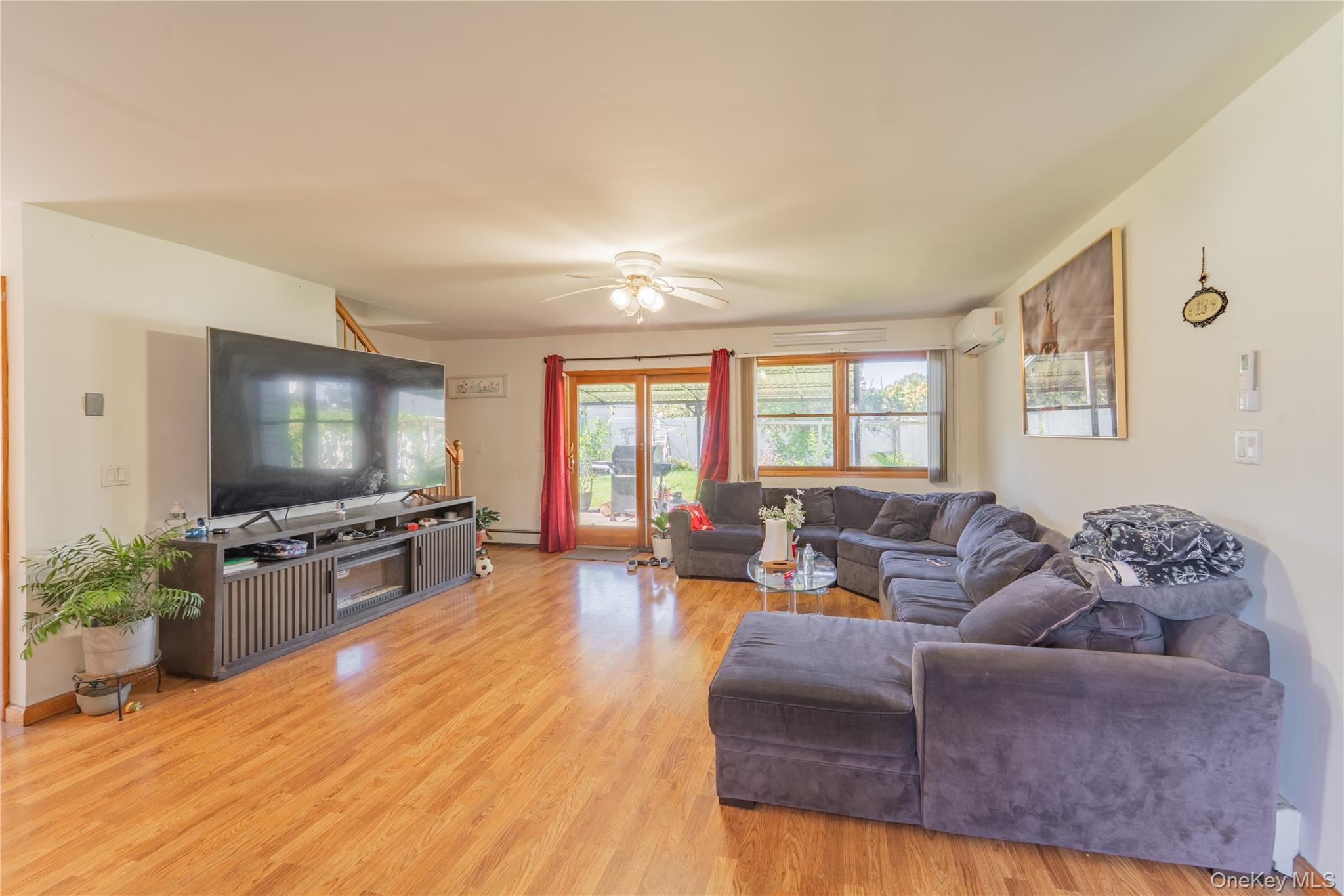 220 Jerusalem Avenue — photo 5