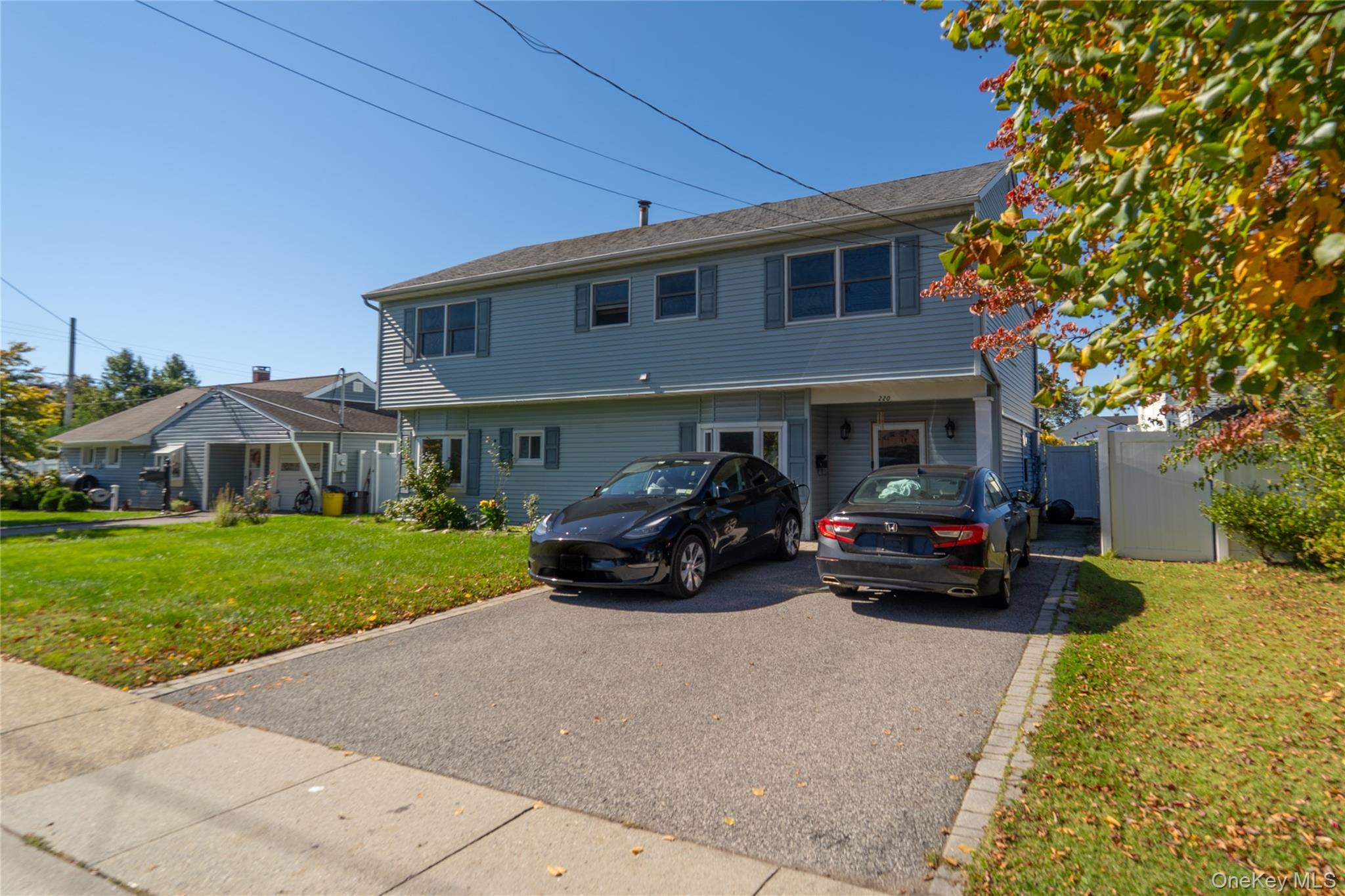 220 Jerusalem Avenue, Hicksville