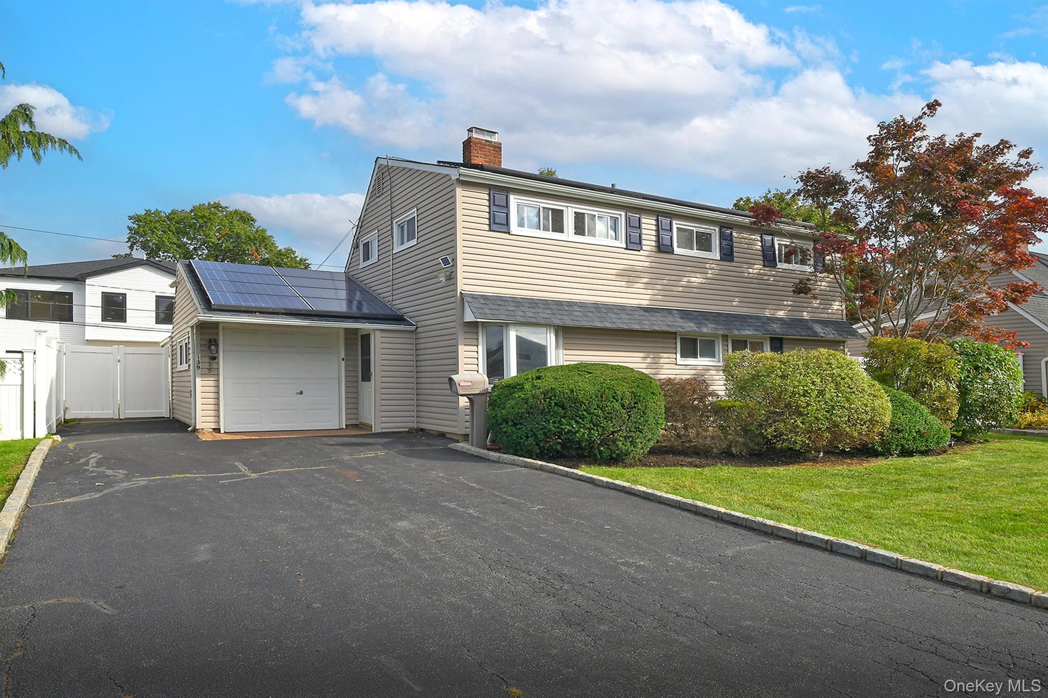 139 Horn Lane, Levittown