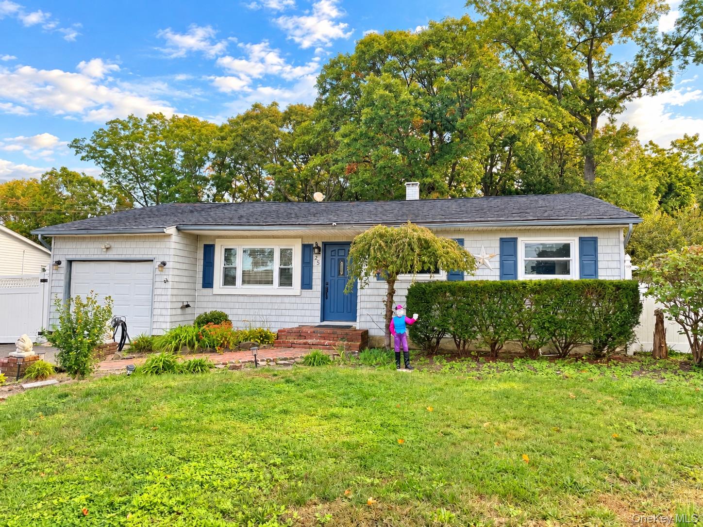 25 Urban Drive, Selden