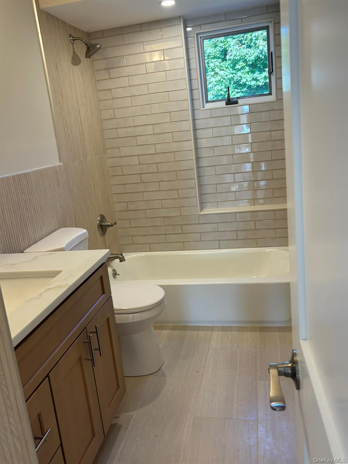 35 adams Avenue — photo 19
