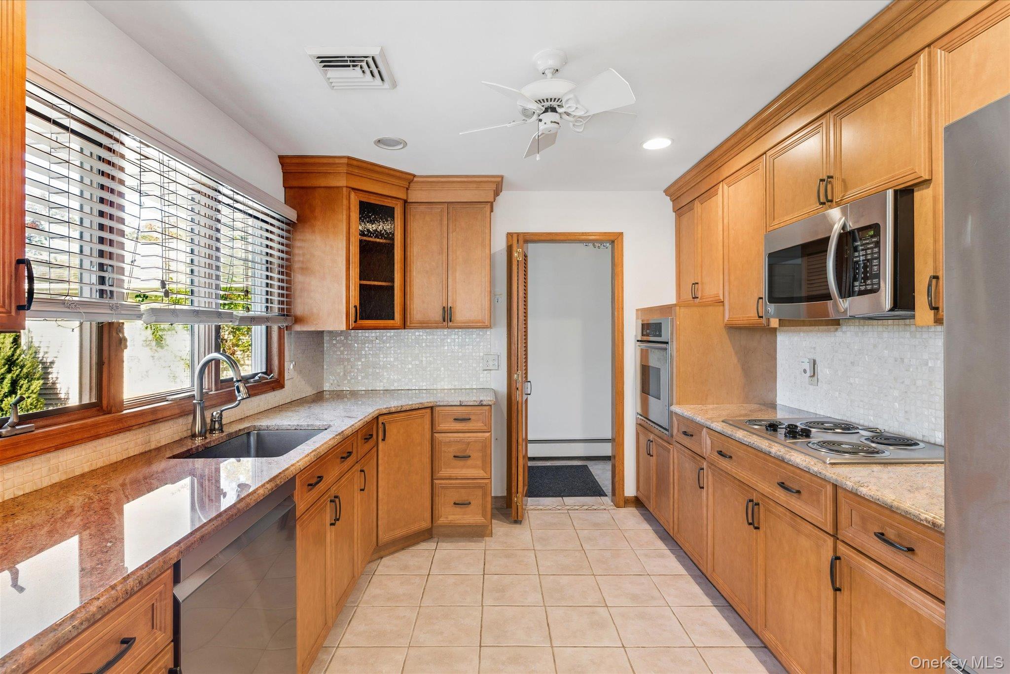 2025 Little Peconic Bay Lane — photo 6
