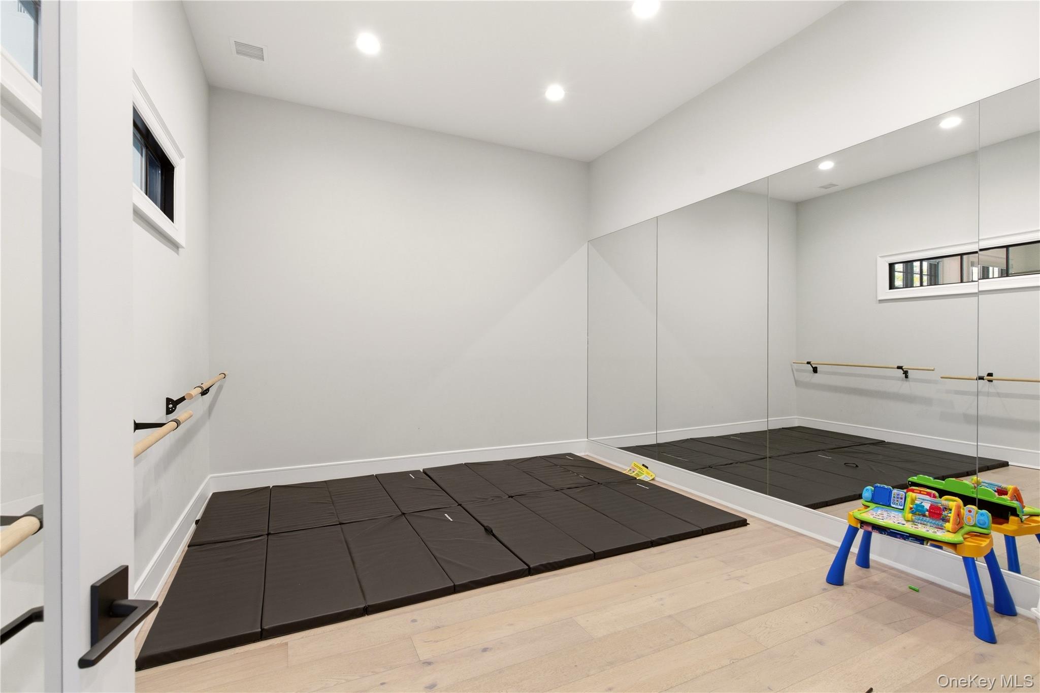 10 Three Ponds Lane — photo 47