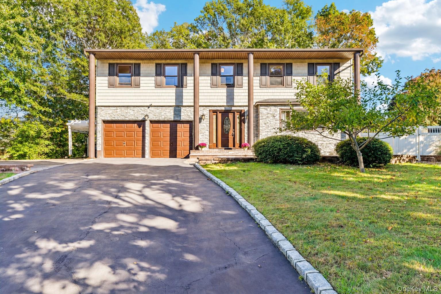 81 Twin Oaks Drive, Kings Park