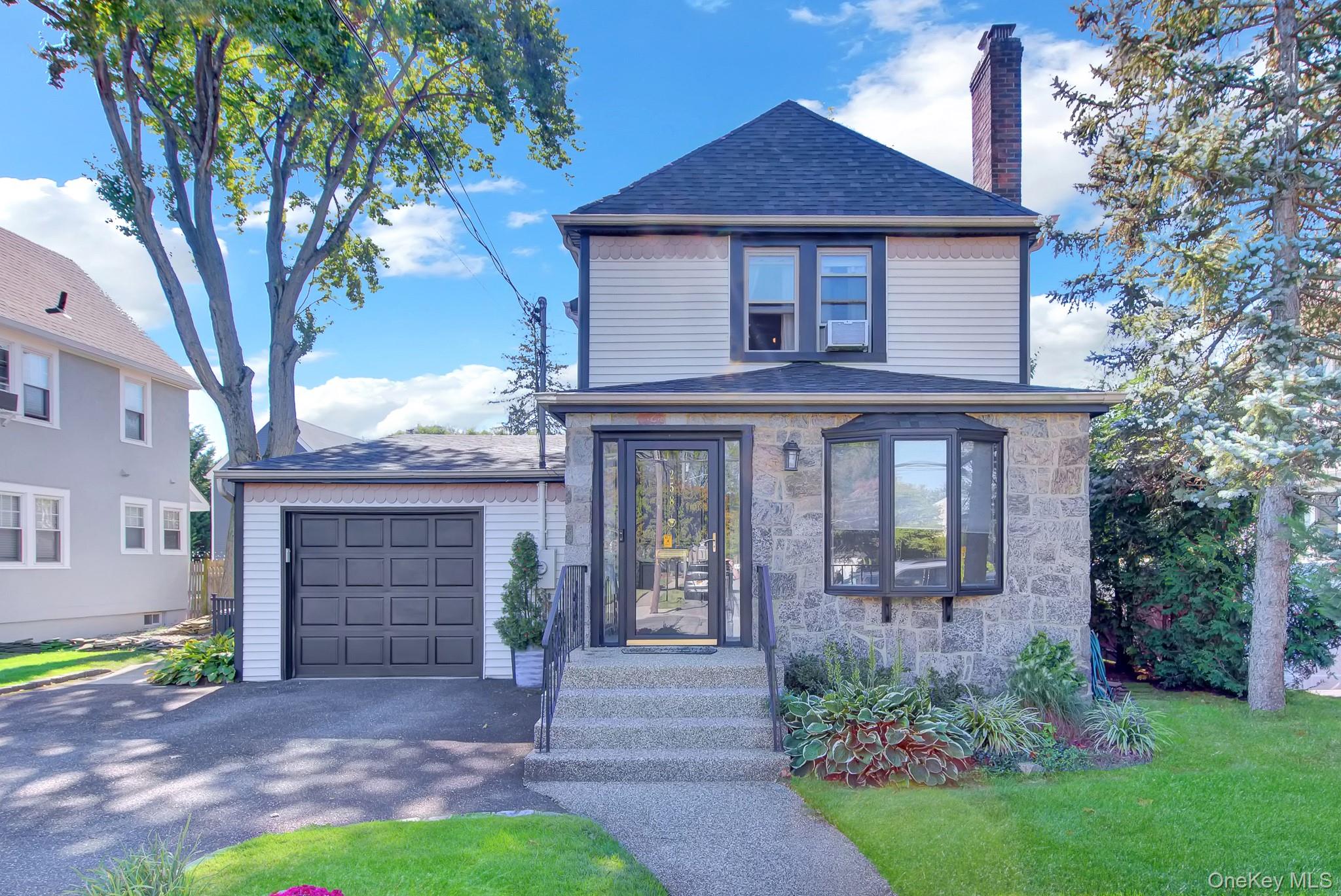 258 Rider Avenue, Malverne